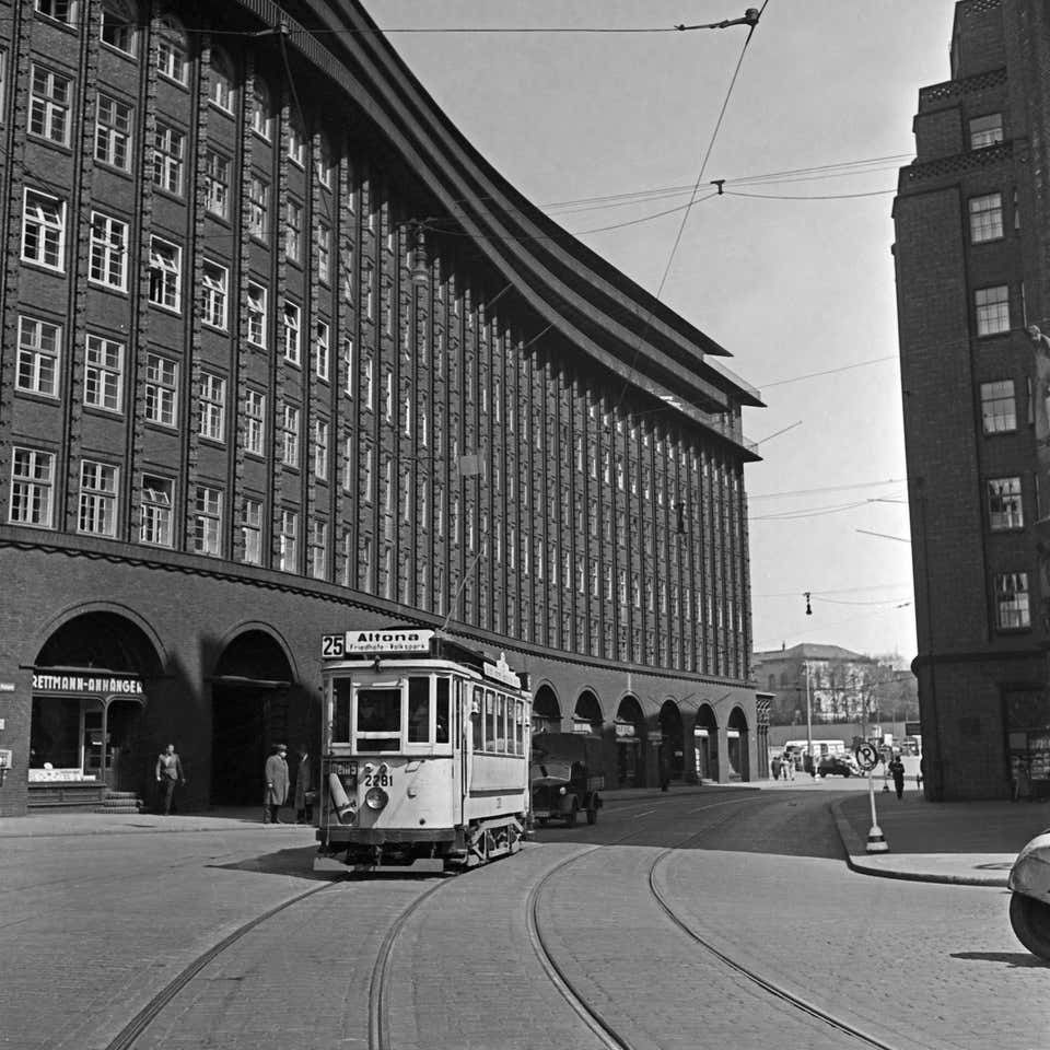 Karl Heinrich Lämmel Chile House Office Building Hamburg With Tram, Germany 1938, Printed Later 1938/2021