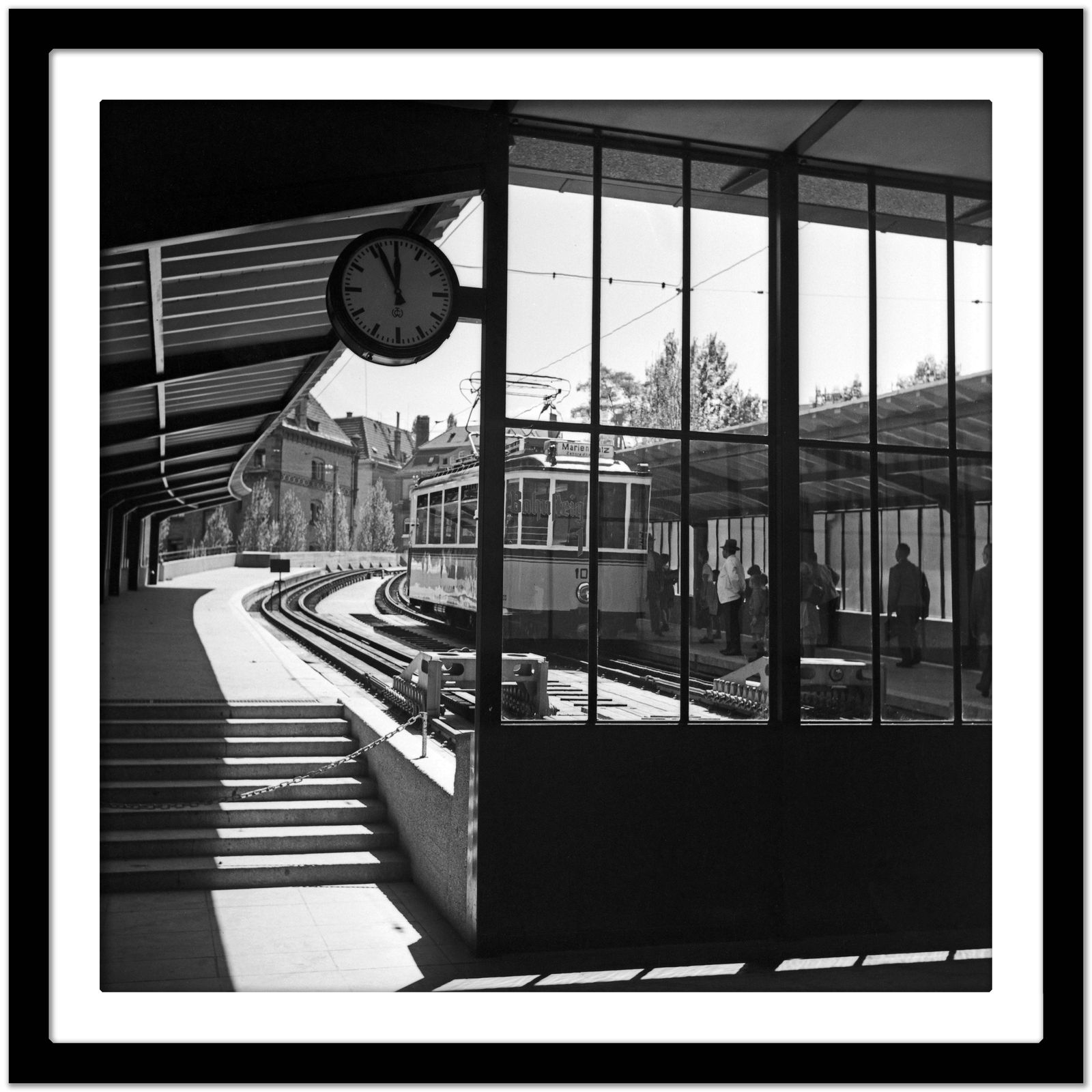 Karl Heinrich Lämmel Passengers Waiting For The Train, Stuttgart Germany 1935, Printed Later 1935/2021 photo Art