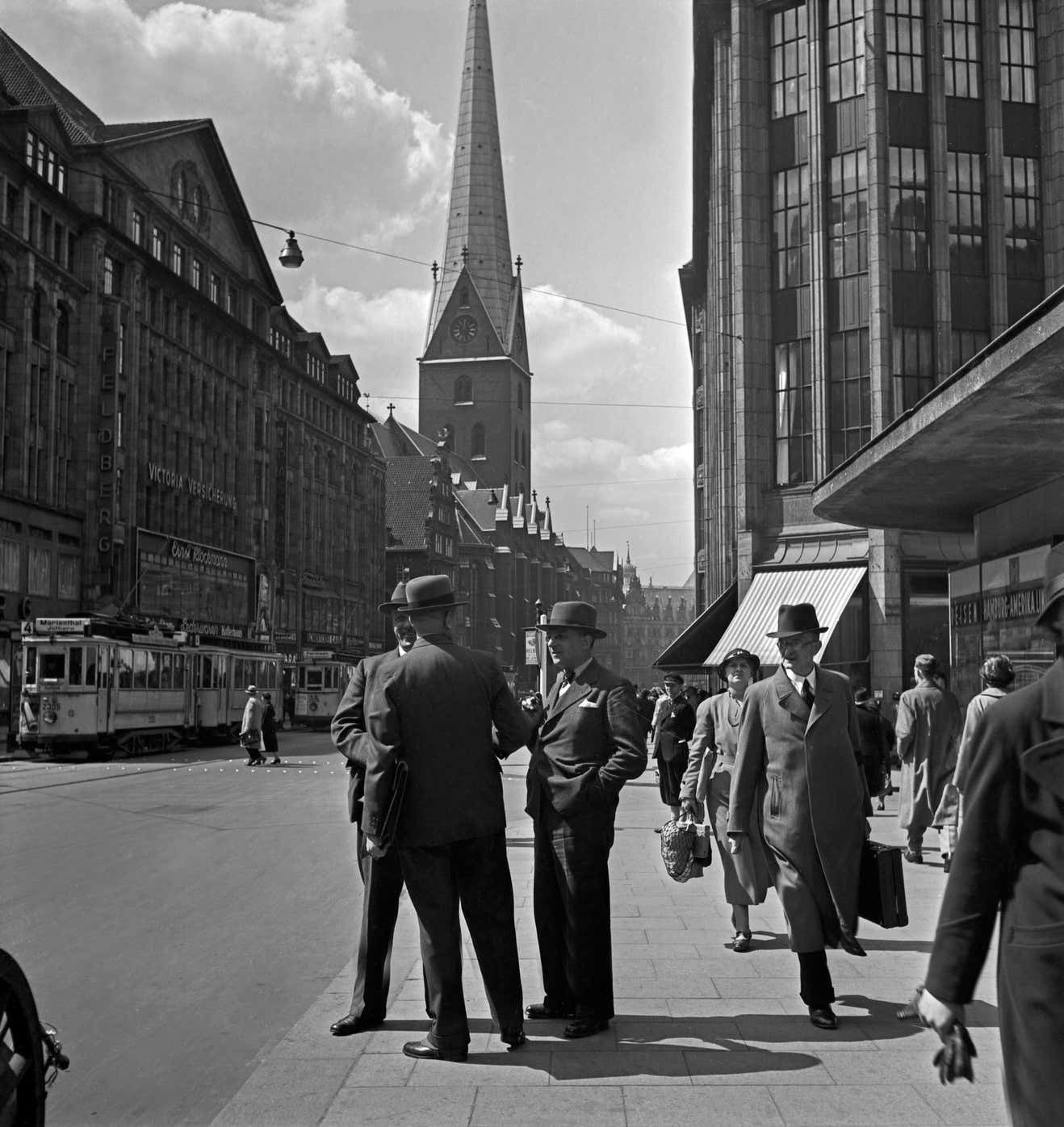 Karl Heinrich Lämmel Business People, Talking Moenckebergstrasse Hamburg Germany 1938 Printed Later 1938/2021