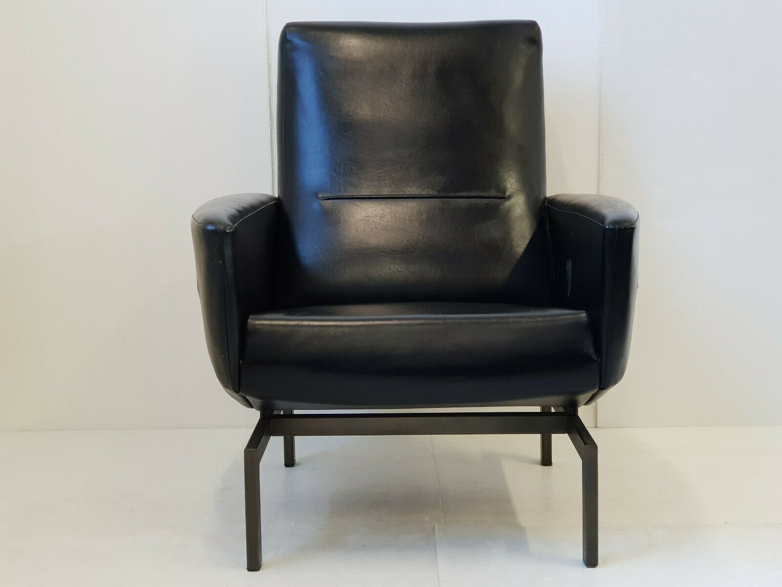 Vintage Fauteuil, 1960 – Genevieve Dangles & Christian Defrance Voor Burov photo furniture