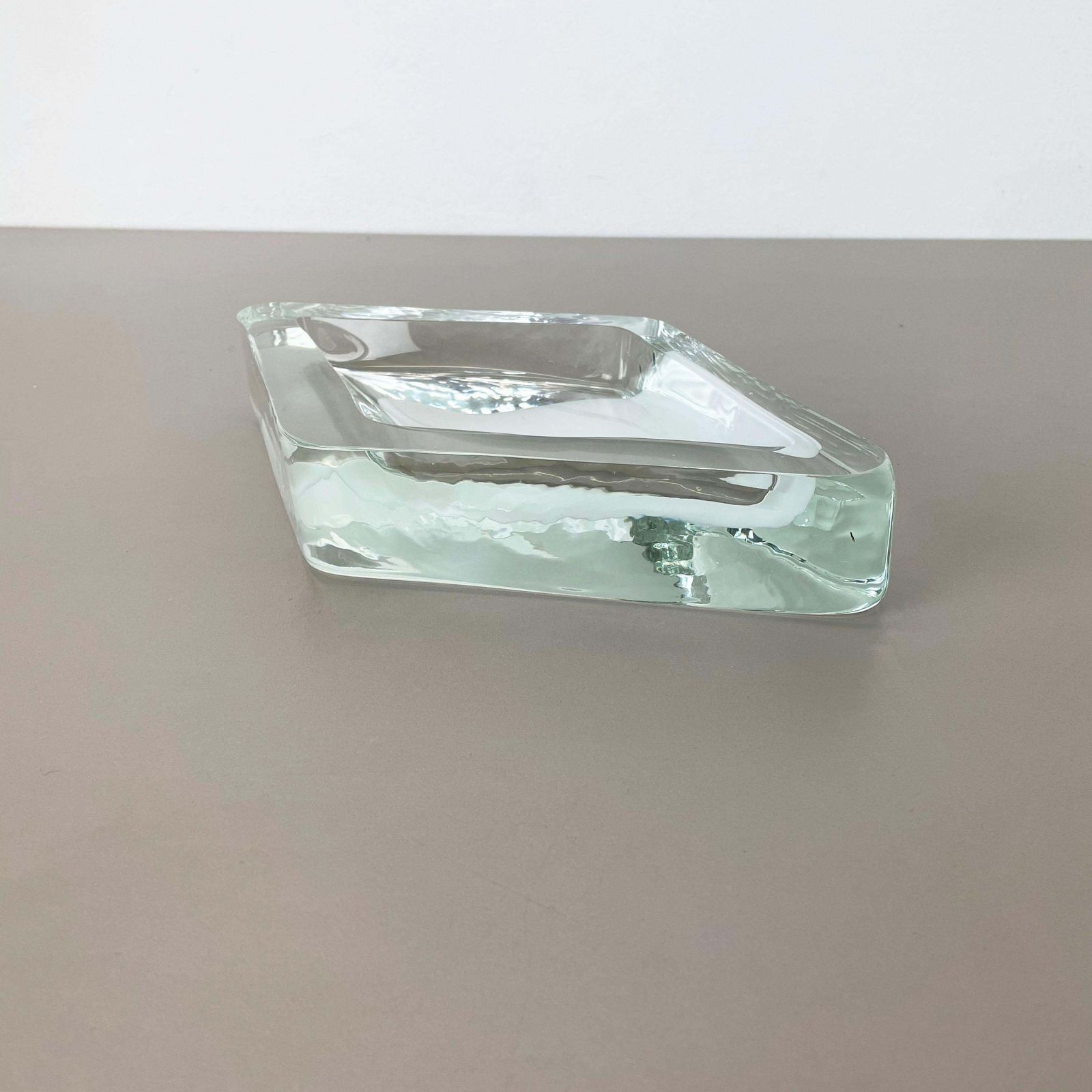 New Old Stock 3.4kg Murano Ice Glass Shell Bowl Antonio Da Ros Cenedese, 1970 photo furniture