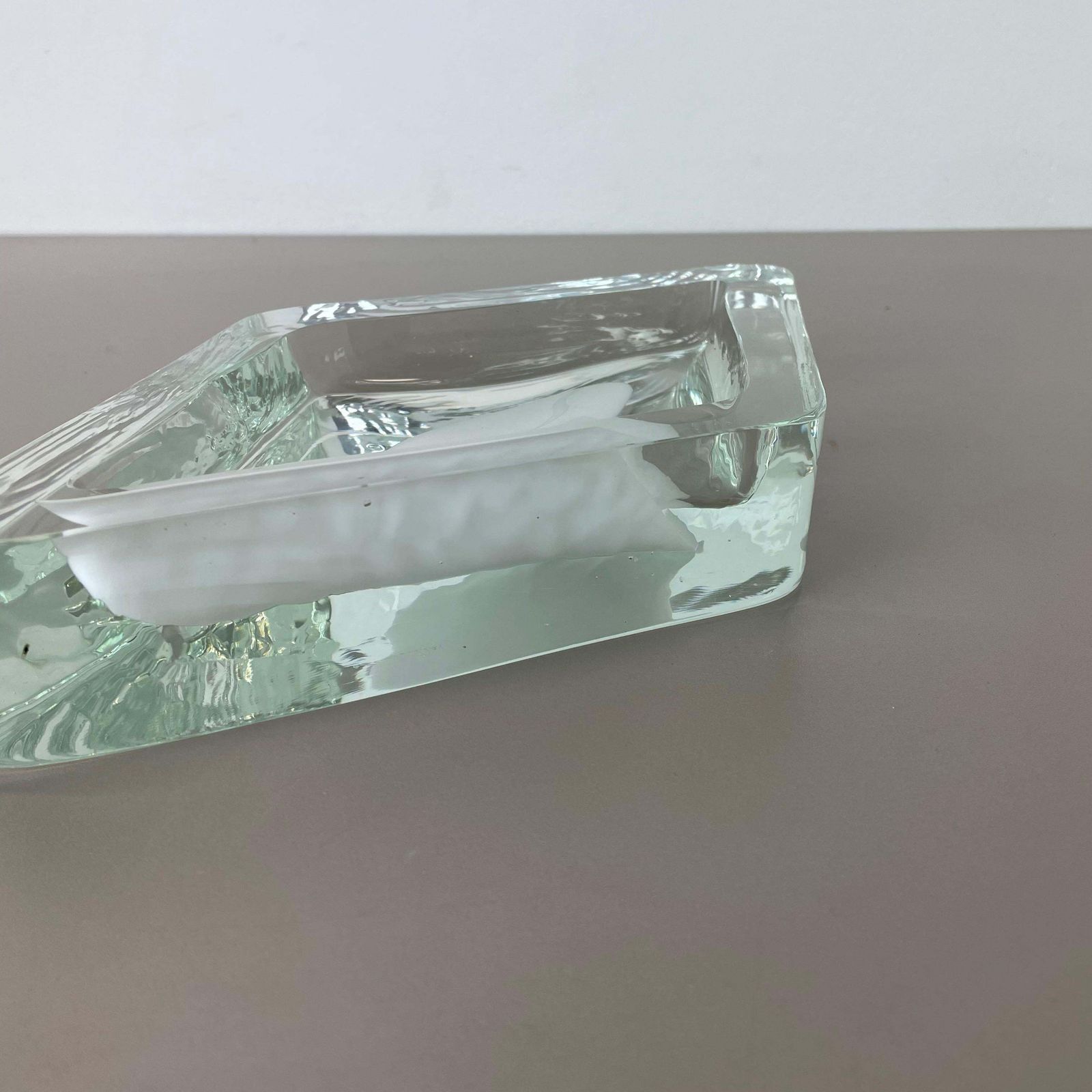 New Old Stock 3.4kg Murano Ice Glass Shell Bowl Antonio Da Ros Cenedese, 1970 photo vinterior
