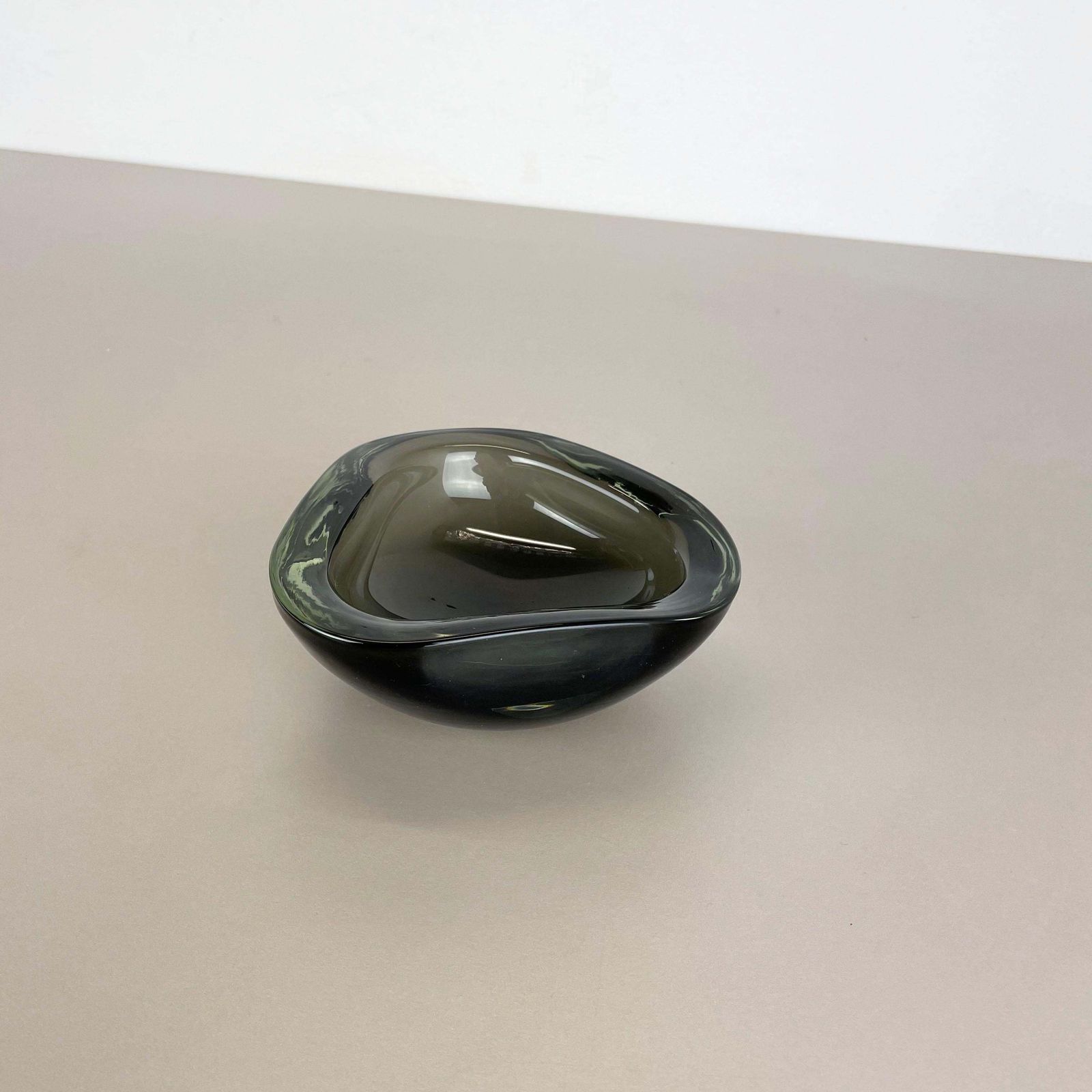 New Old Stock 1,2kg Murano Glass Shell Bowl Antonio Da Ros, Cenedese Italy 1960s photo Home Decor
