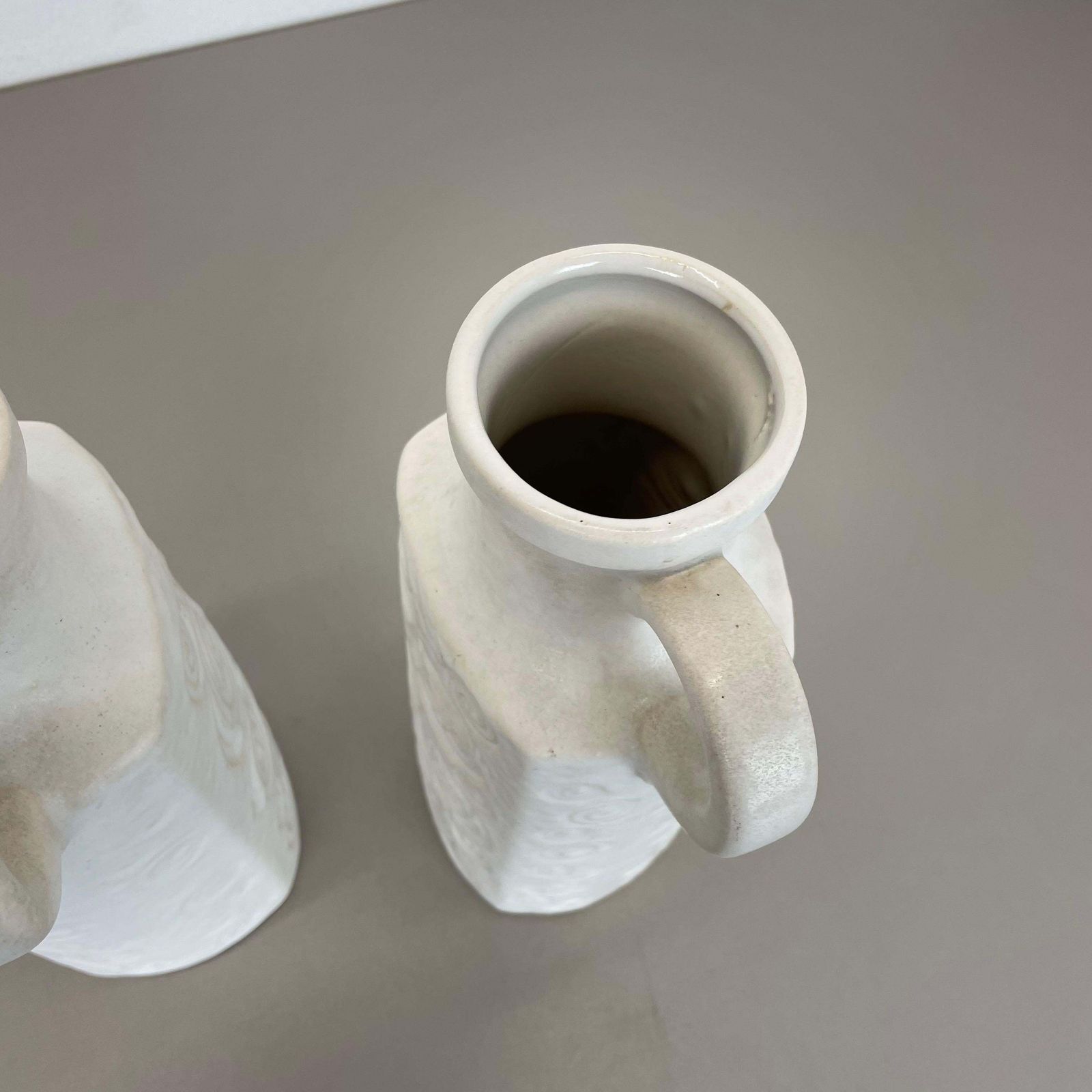photo vinterior Set Of Two Pottery Fat Lava Vases Jura "482 28" Made By Scheurich, Germany 1970s