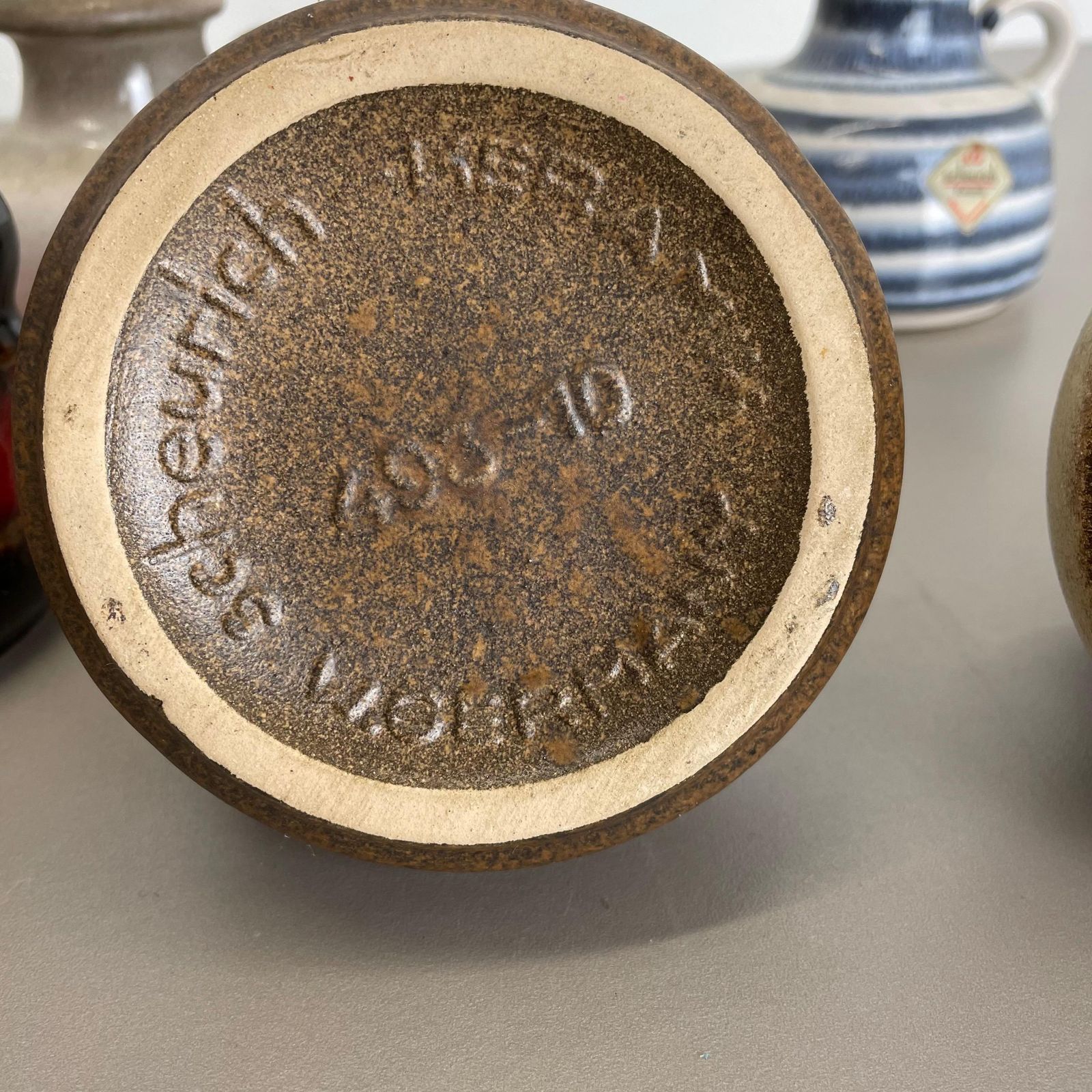 photo vinterior Set Of Five Vintage Pottery Fat Lava "493 10" Vases Made By Scheurich, Germany