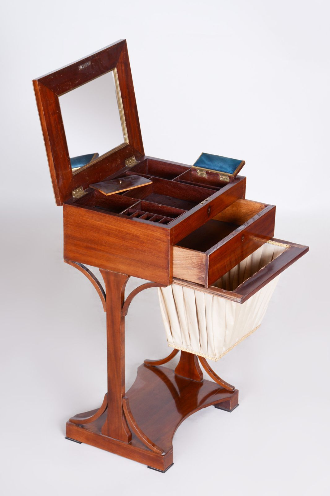 19th Century Restored German Biedermeier Table, Made With Mahogany, 1820s