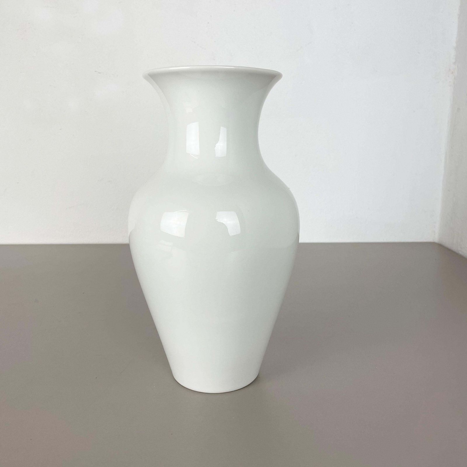 photo vintage Small Op Art Vase Porcelain German Vase By Kpm Berlin Ceramics Germany 1960