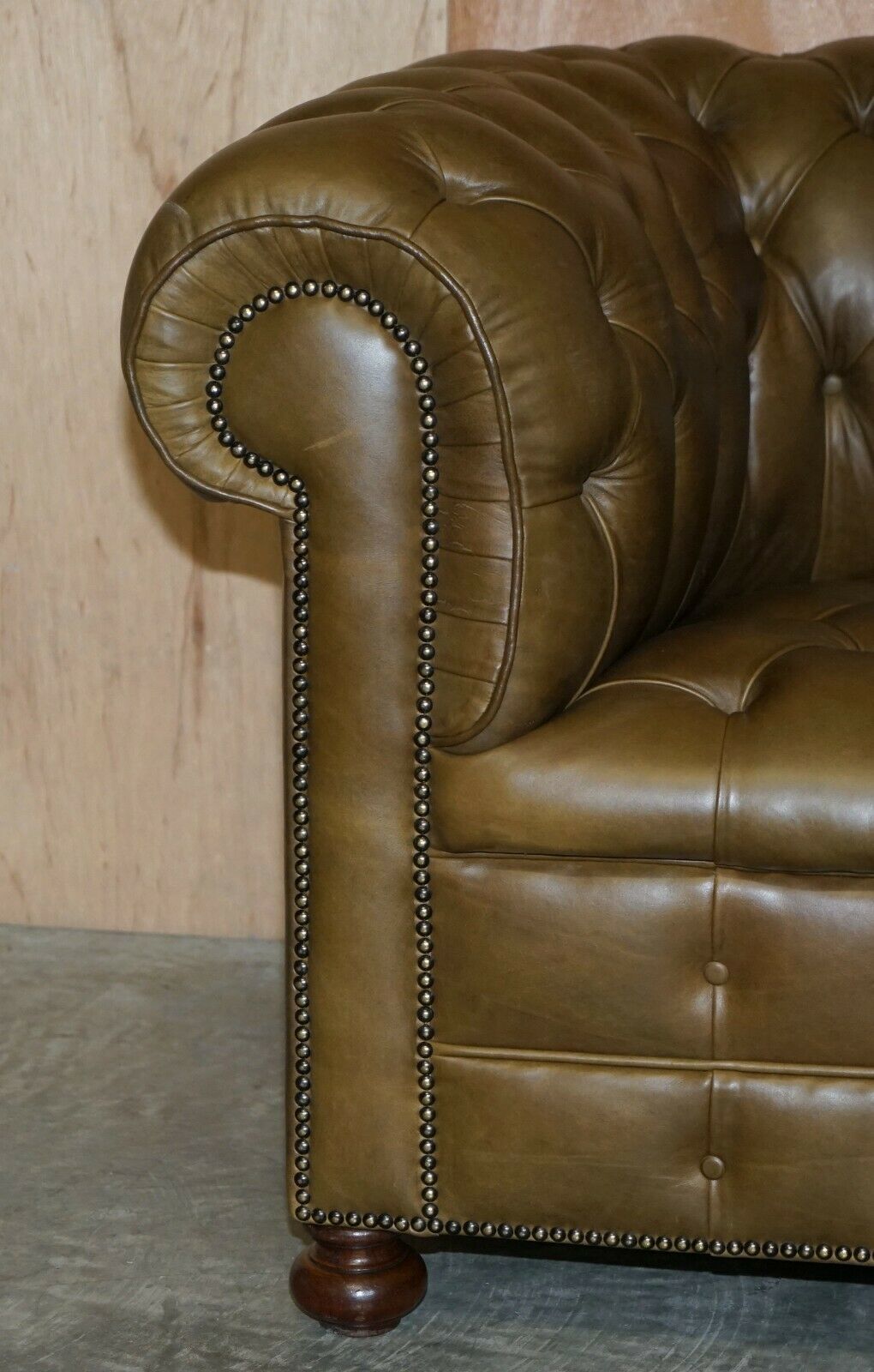 13500.0 Stunning Vintage Fully Tufted Chesterfield Olive Green Leather Sofa & Armchair photo