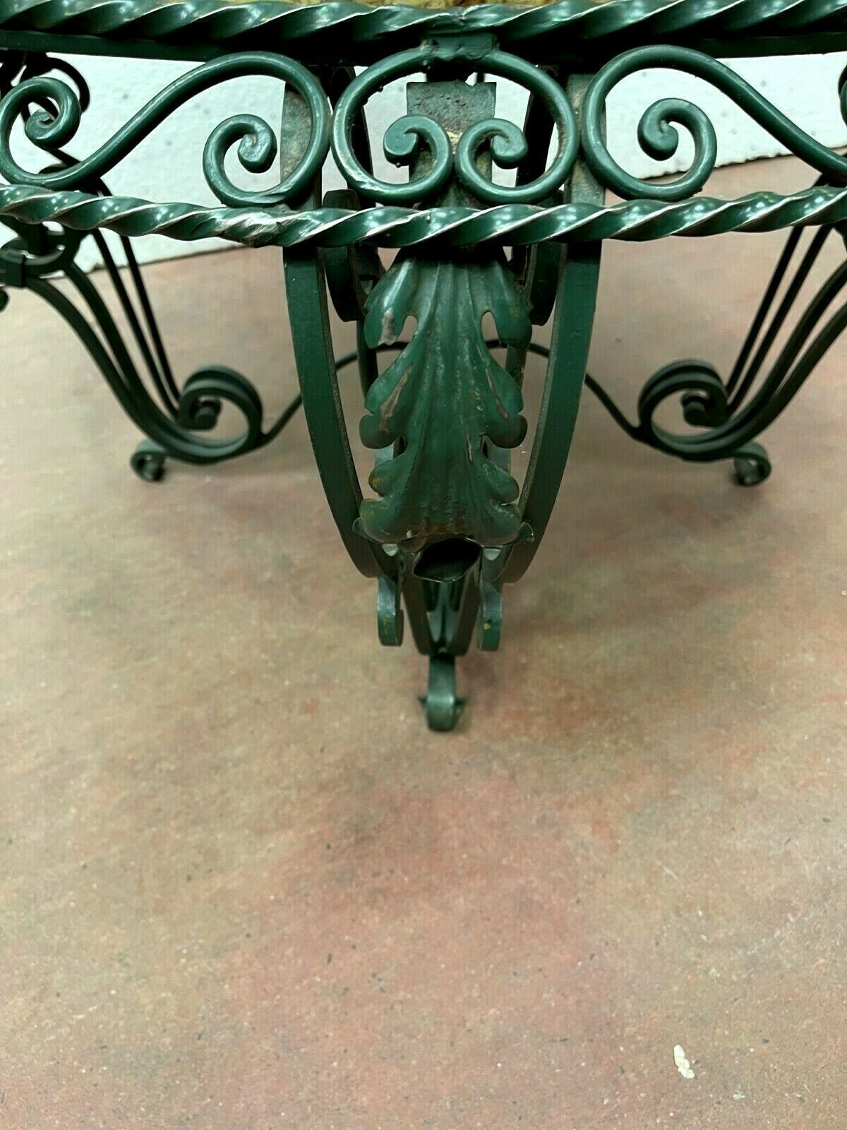 photo furniture Round Table Of Living Room In Wrought Iron And Marble XX Century