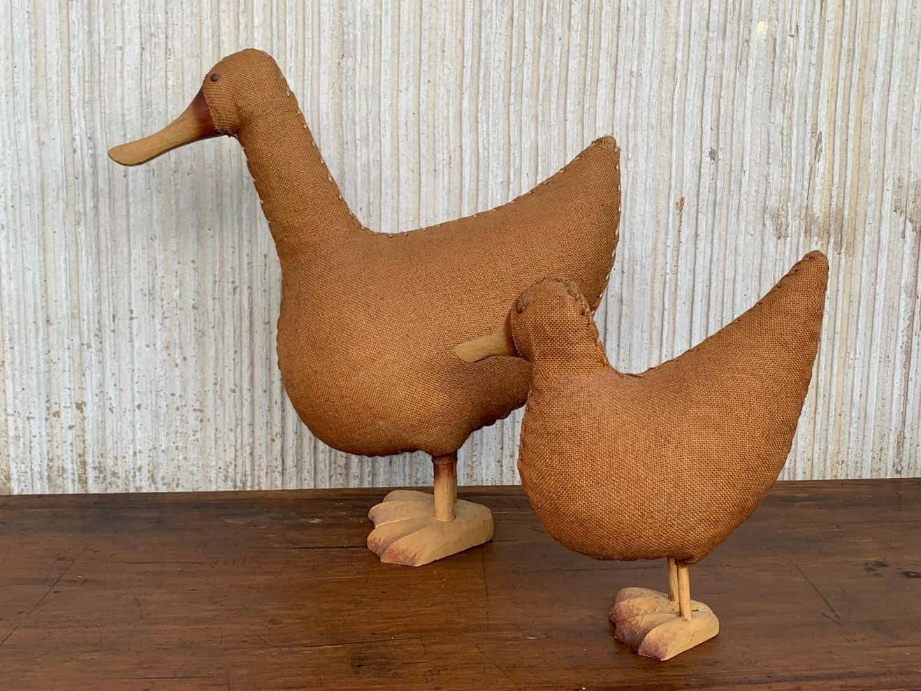 Paire de canards en osier tressé mid-century, détails en bois photo 1094.0