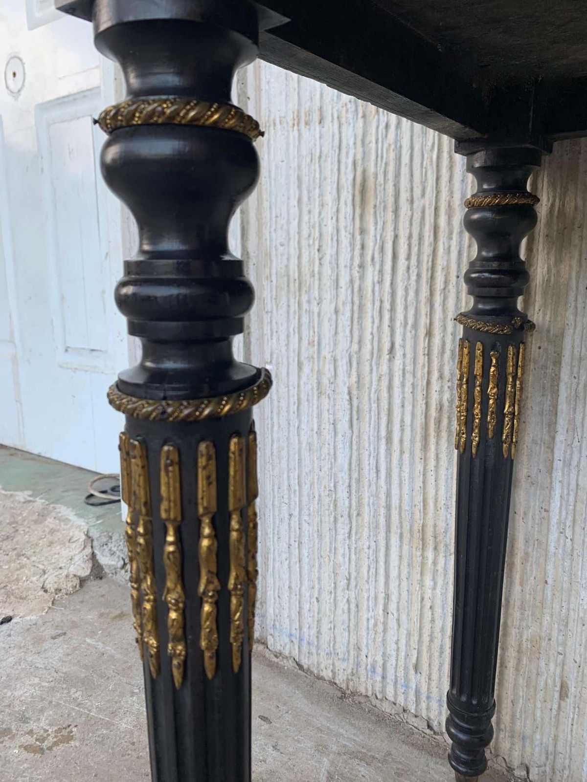 photo vintage Table de jeu pliante française ébonisée, montures en bronze, XIXe siècle