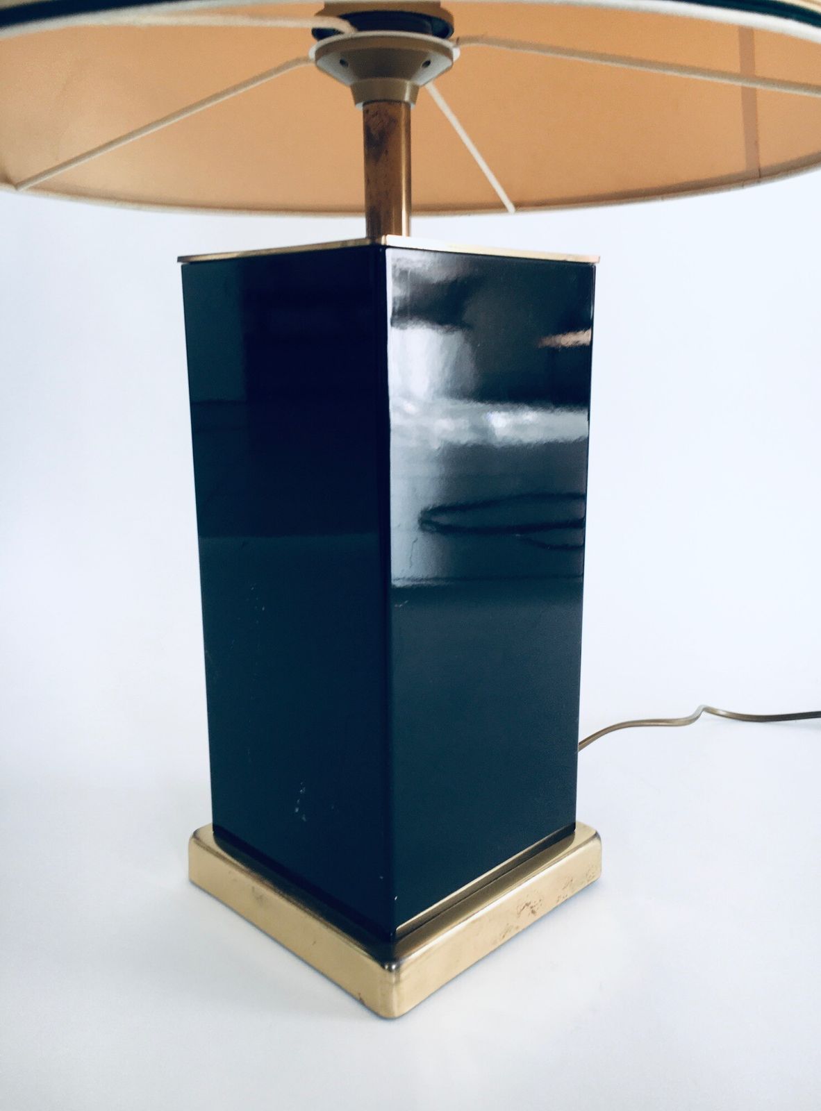 Hollywood Regency Stijl Zwart Gouden Vierkante Tafellamp Uit De Jaren 1970 photo buy