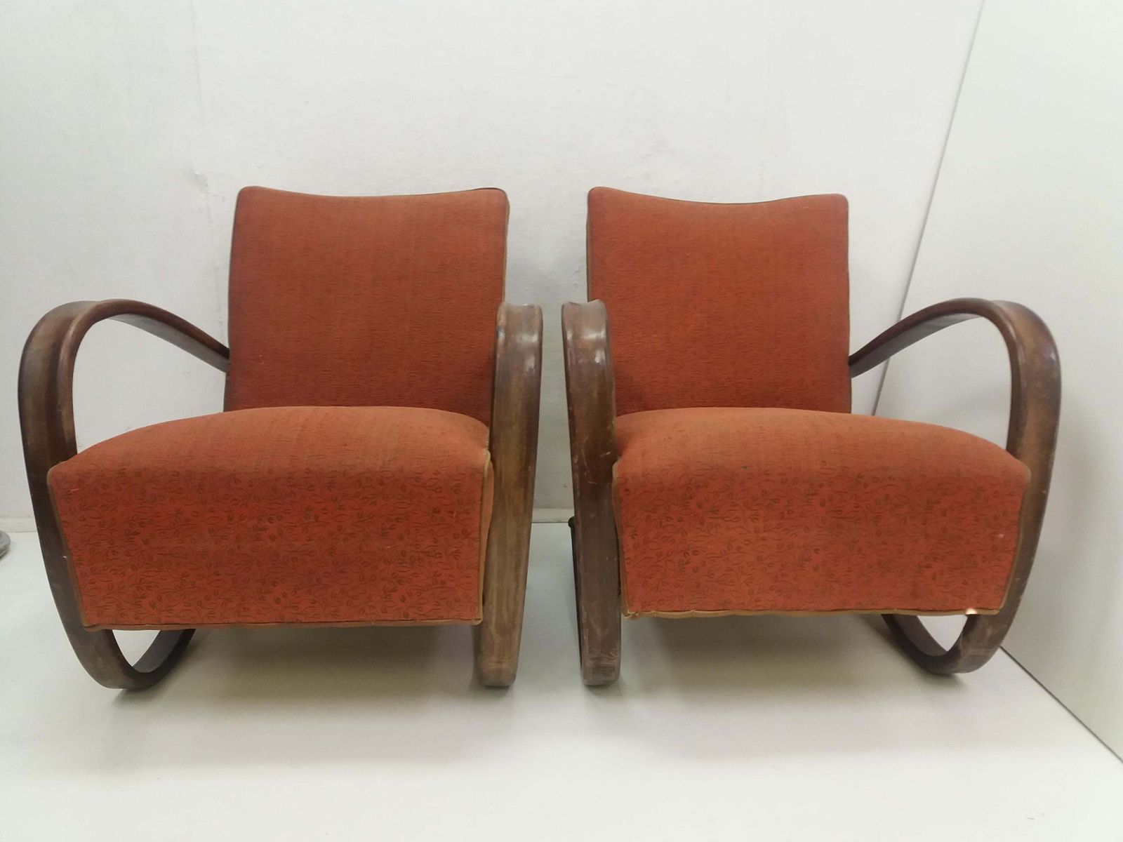 photo vinterior 1930 Pair Of Armchairs + Spider Table, By Halabala For Thonet, Czechoslovakia