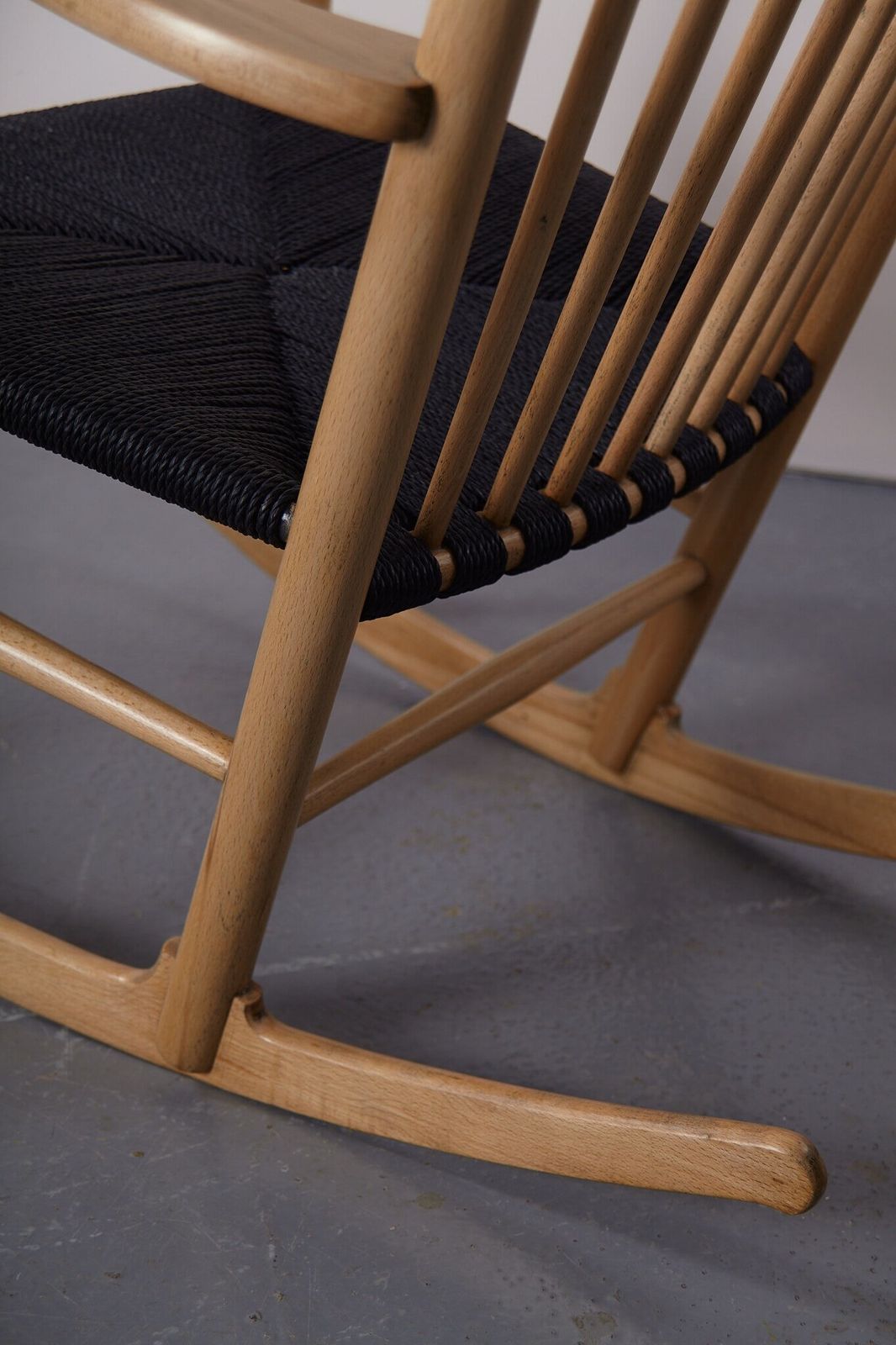 J16 Rocking Chair By Hans Wegner For Fdb Møbler photo for sale