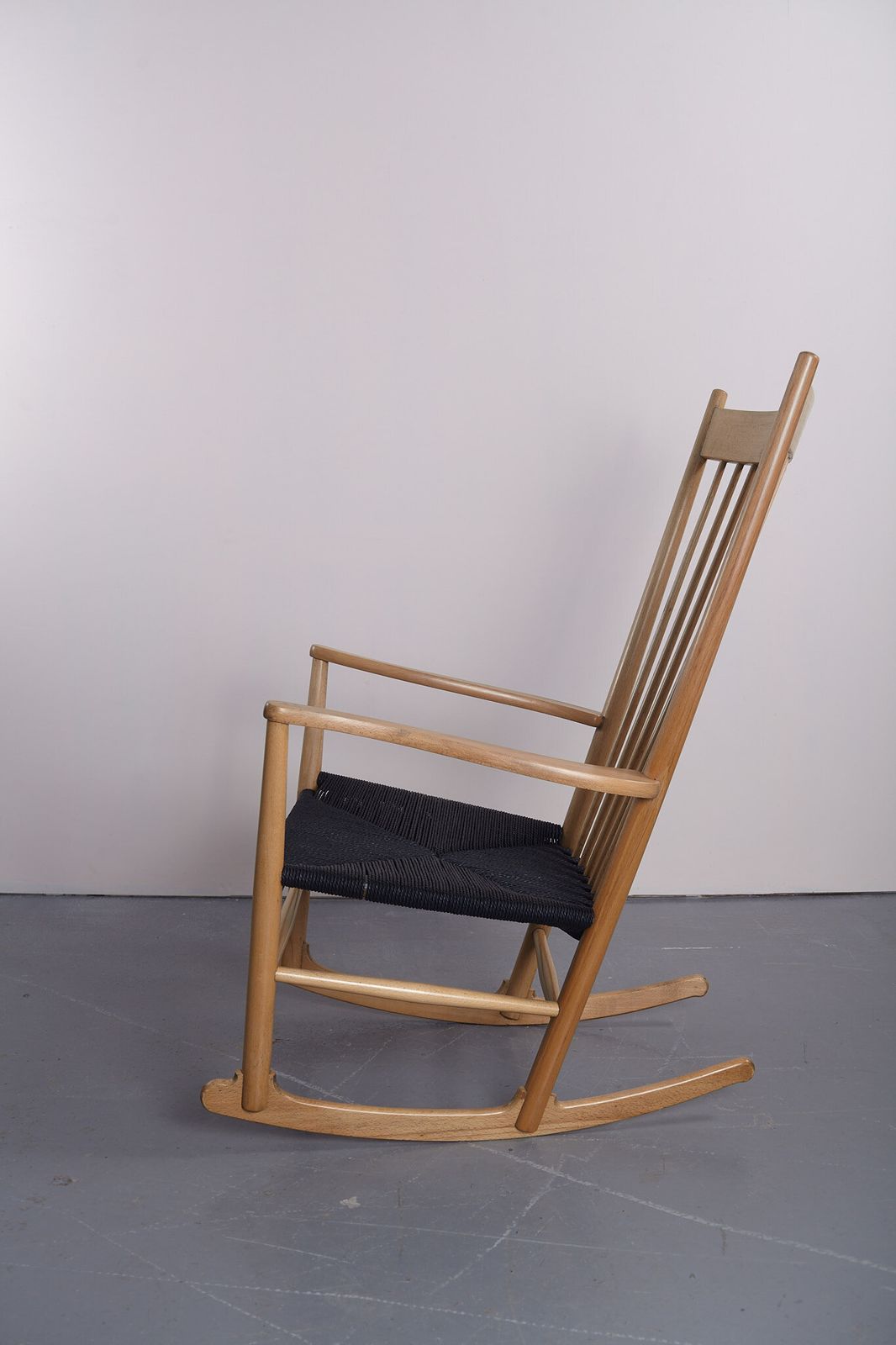 J16 Rocking Chair By Hans Wegner For Fdb Møbler photo vinterior