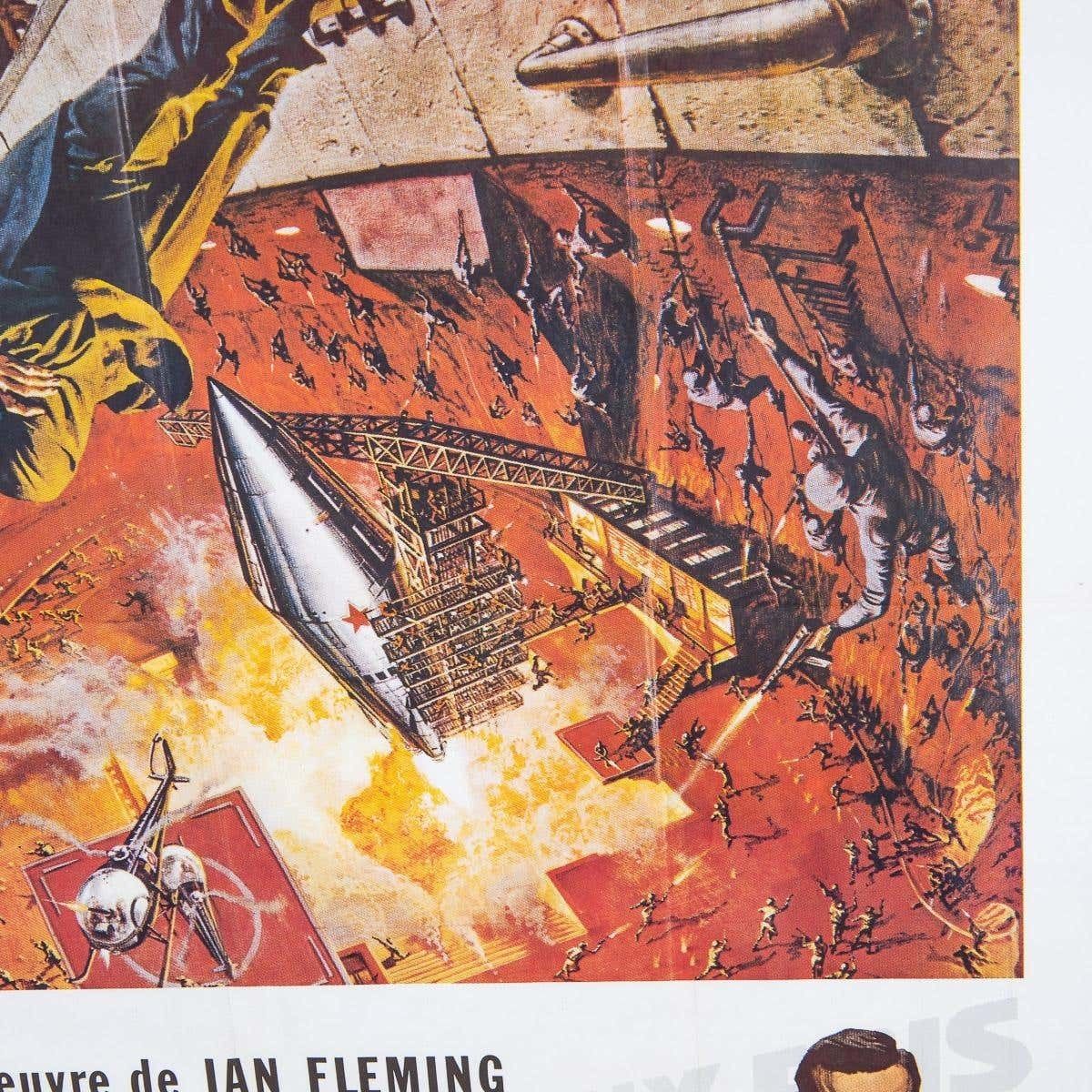Original French Re Release James Bond 007 'You Only Live Twice' Poster, C.1980 photo vinterior