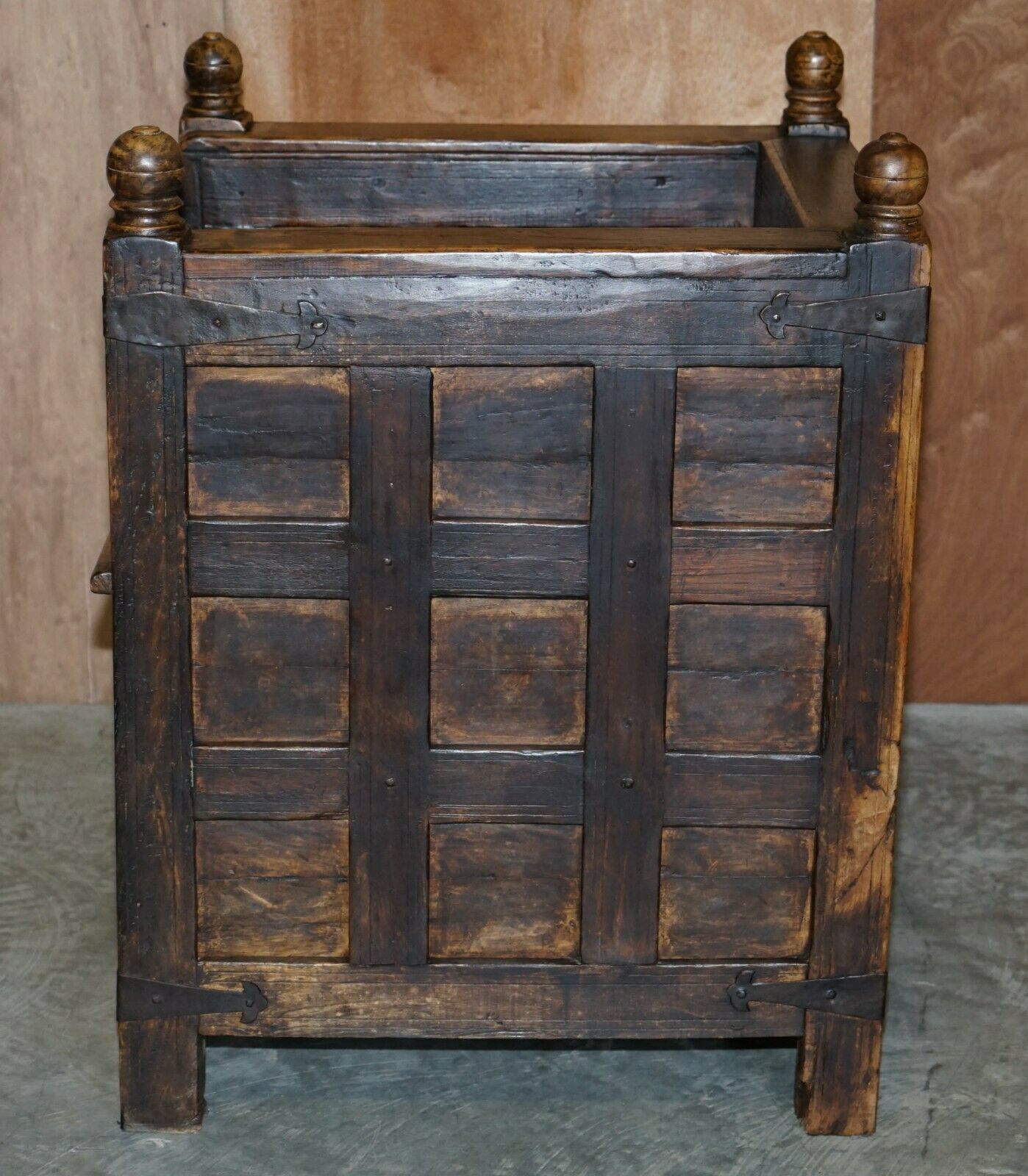 Stunning Suite Of Antique Anglo Indian Circa 1880 Oak & Iron Bound Hall Seats photo buy