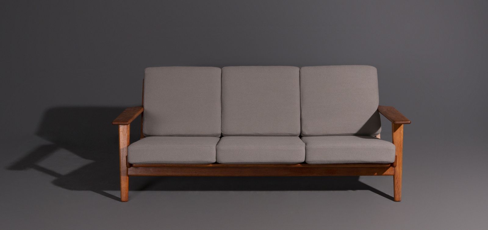 Hans J. Wegner Ge290 3 Zitsbank photo 3200.0