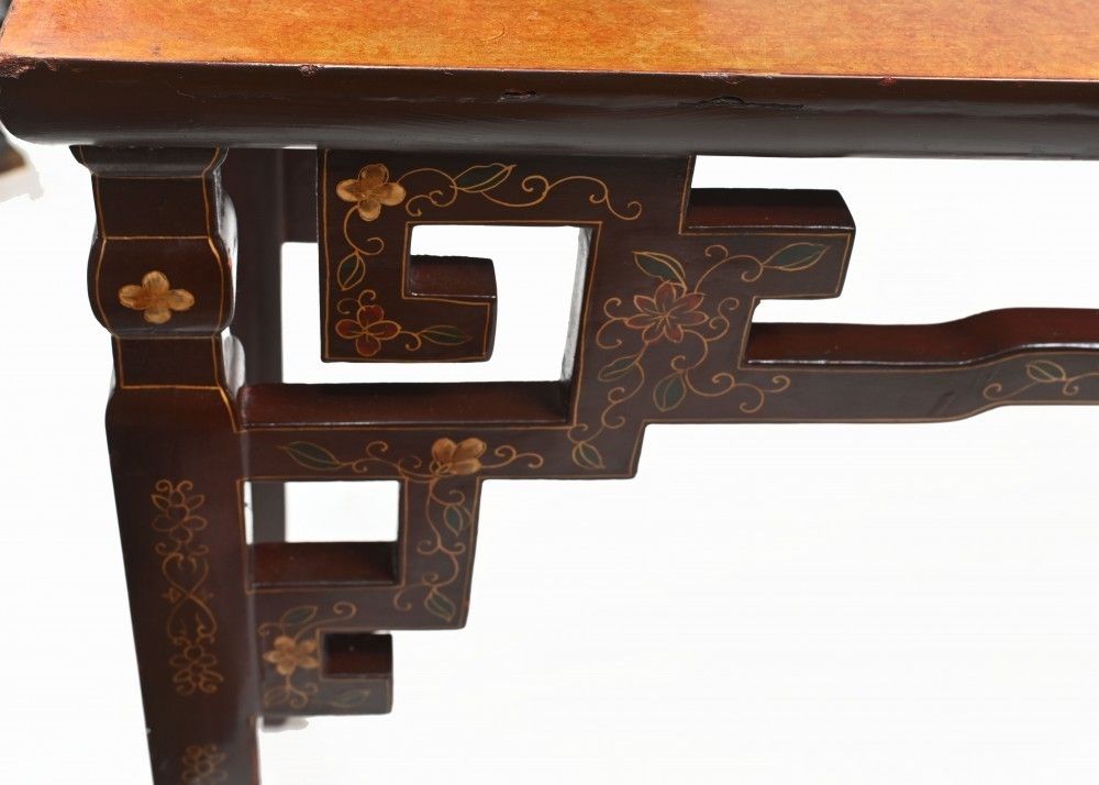 photo furniture Painted Chinese Console Table Lacquer Furniture Interiors