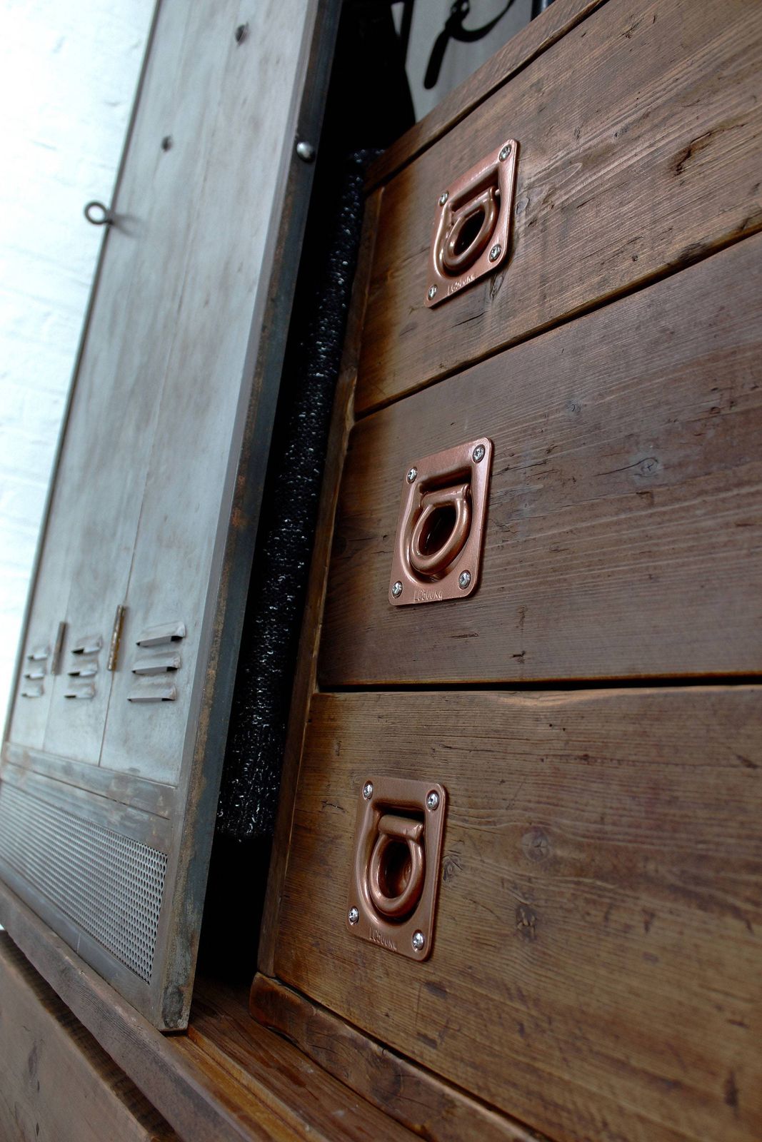 David Chestnut Stained Reclaimed Scaffolding Board, Dark Steel Pipe And Copper Fittings Open Wardrobe/Closet, Vintage Locker Sliding Doors photo vinterior