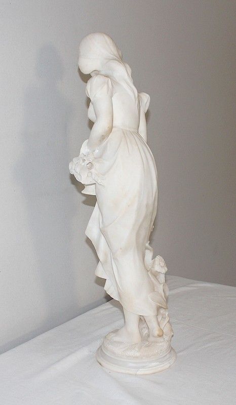 photo vinterior Large Alabaster Sculpture "Young Girl With Flowers", 1900