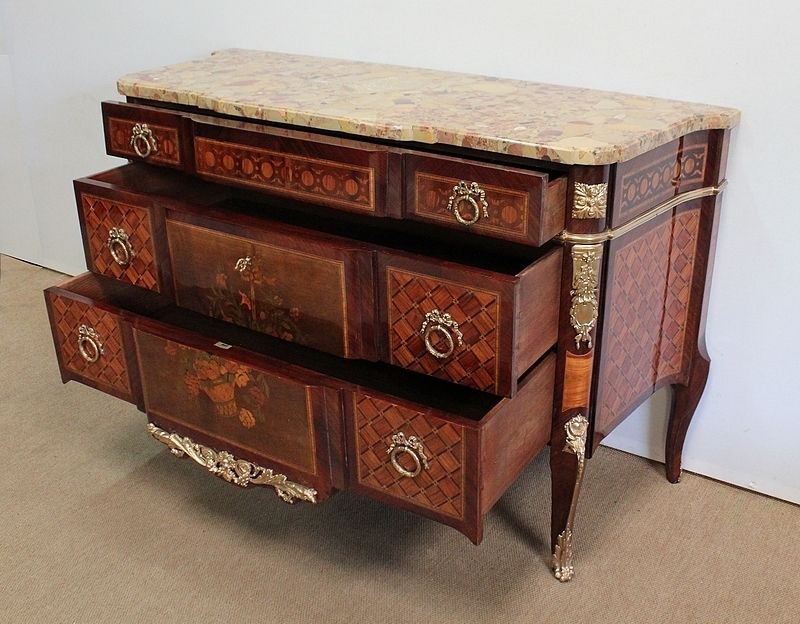 photo vinterior Marquetry Chest Of Drawers, 1800s