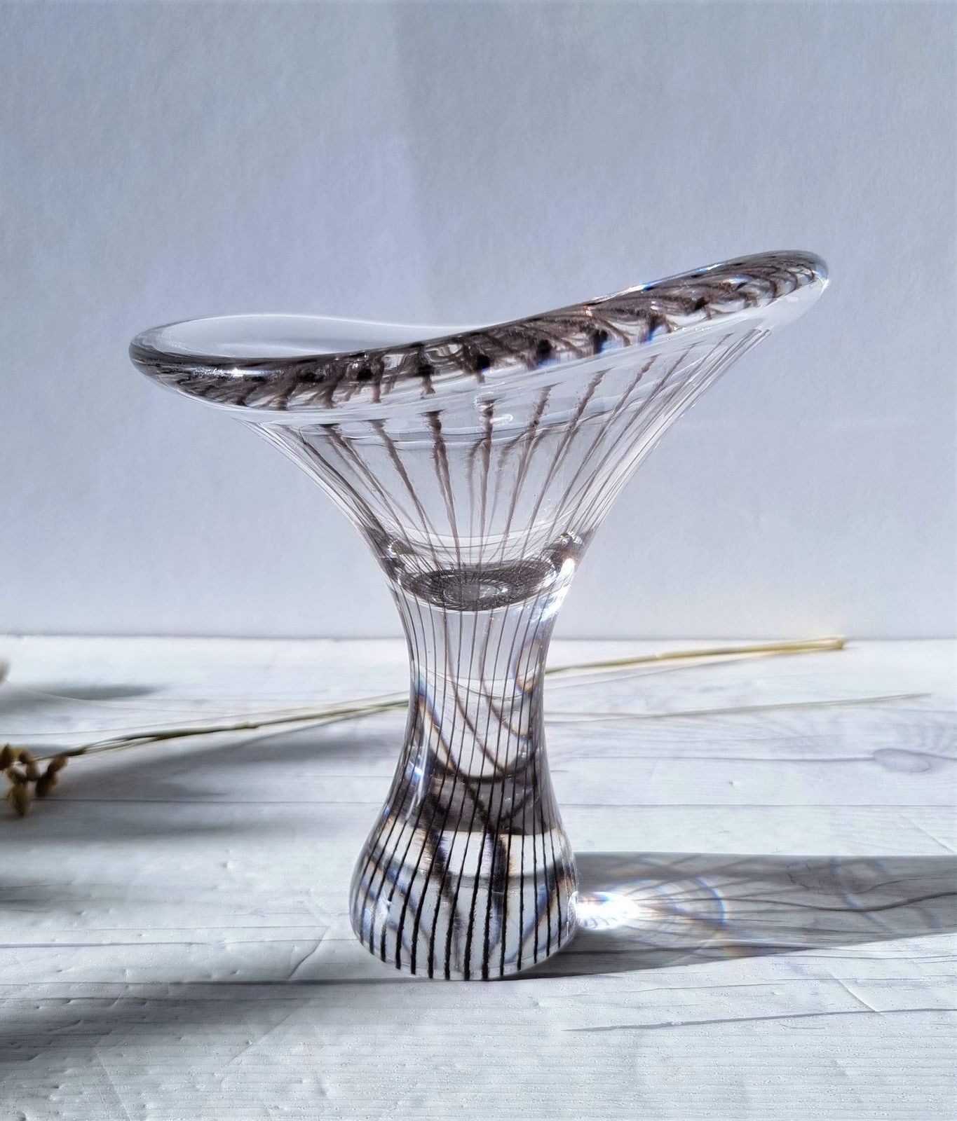 Vicke Lindstrand For Kosta Glasbruk (Kosta Boda), Kanterelli Form, Striped Footed Dish, 1950s, Rare photo furniture