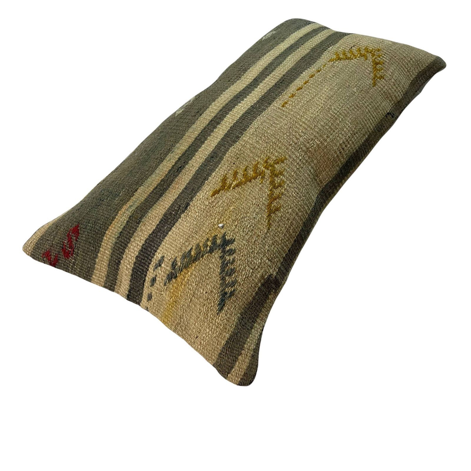 photo furniture Kilim Kussen | Tapis Kelim | Kilim Kussenhoezen | Vintage Meditatiebankje | Kelim Teppich | Boho Kilim Kussen | Kilim Sofa | Turks Kussen