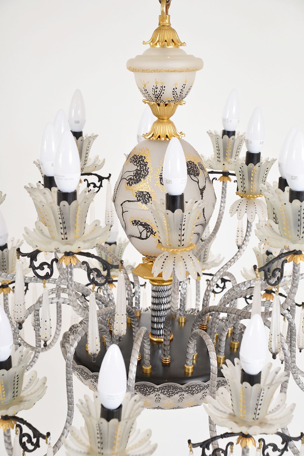 Pair Large 1970s Italian Venetian Glass Gilt 24 Bulb Belle Epoque Chandeliers Decorative Interior Design Hotel photo vintage
