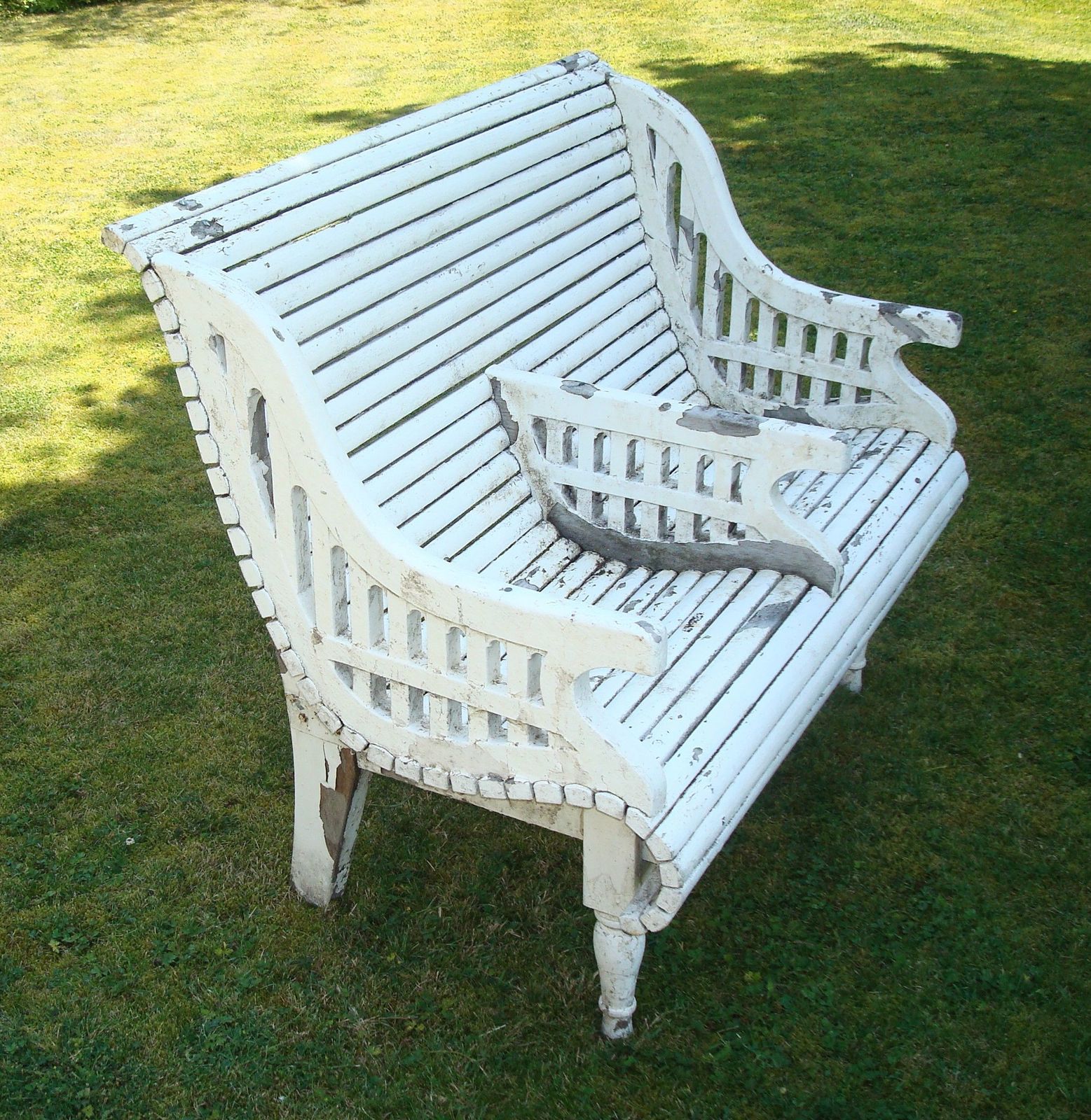 C20th Stylish Teak Garden Seat photo for sale