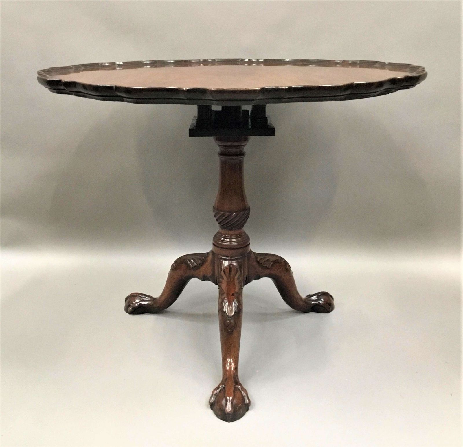 Exceptional George III Mahogany Piecrust Tripod Table / Supper Table photo vinterior