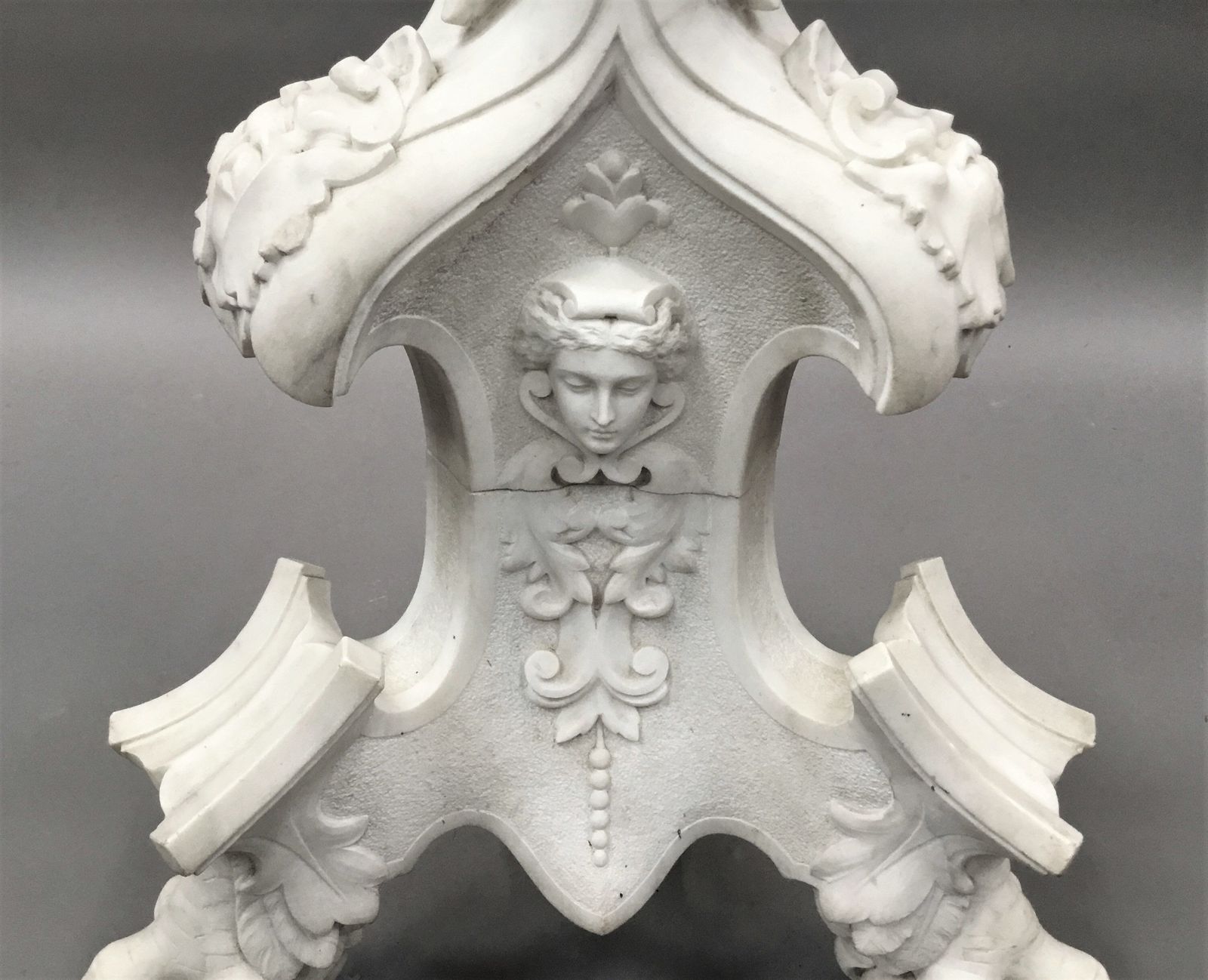 photo vintage C19th Italian Carved 'Carrara' Marble Torchere Stand