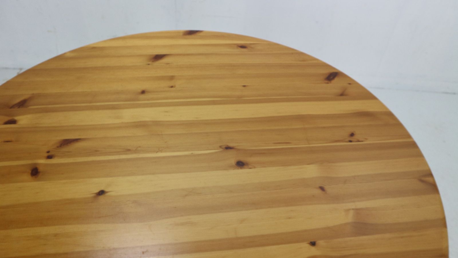 photo vinterior Round Solid Pinewood Dinning Table, 1970's Denmark