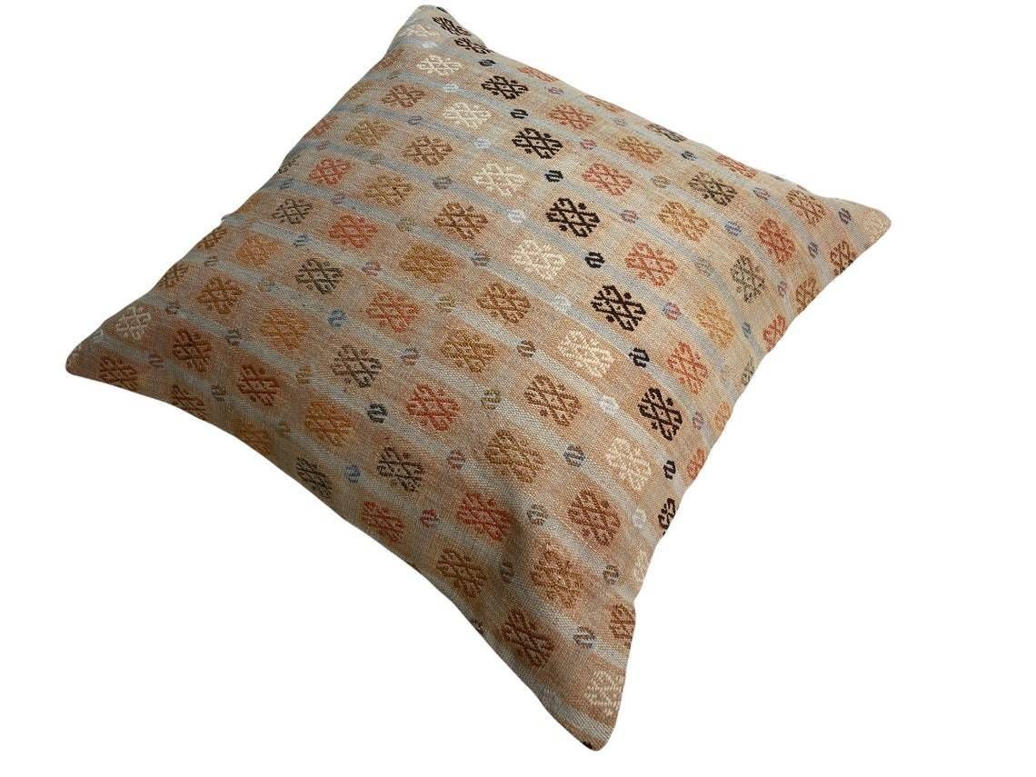 Tapis Kelim Kilim Pillow Cover ,Vintage Meditation Bench Kelim Teppich Boho Kilim photo furniture