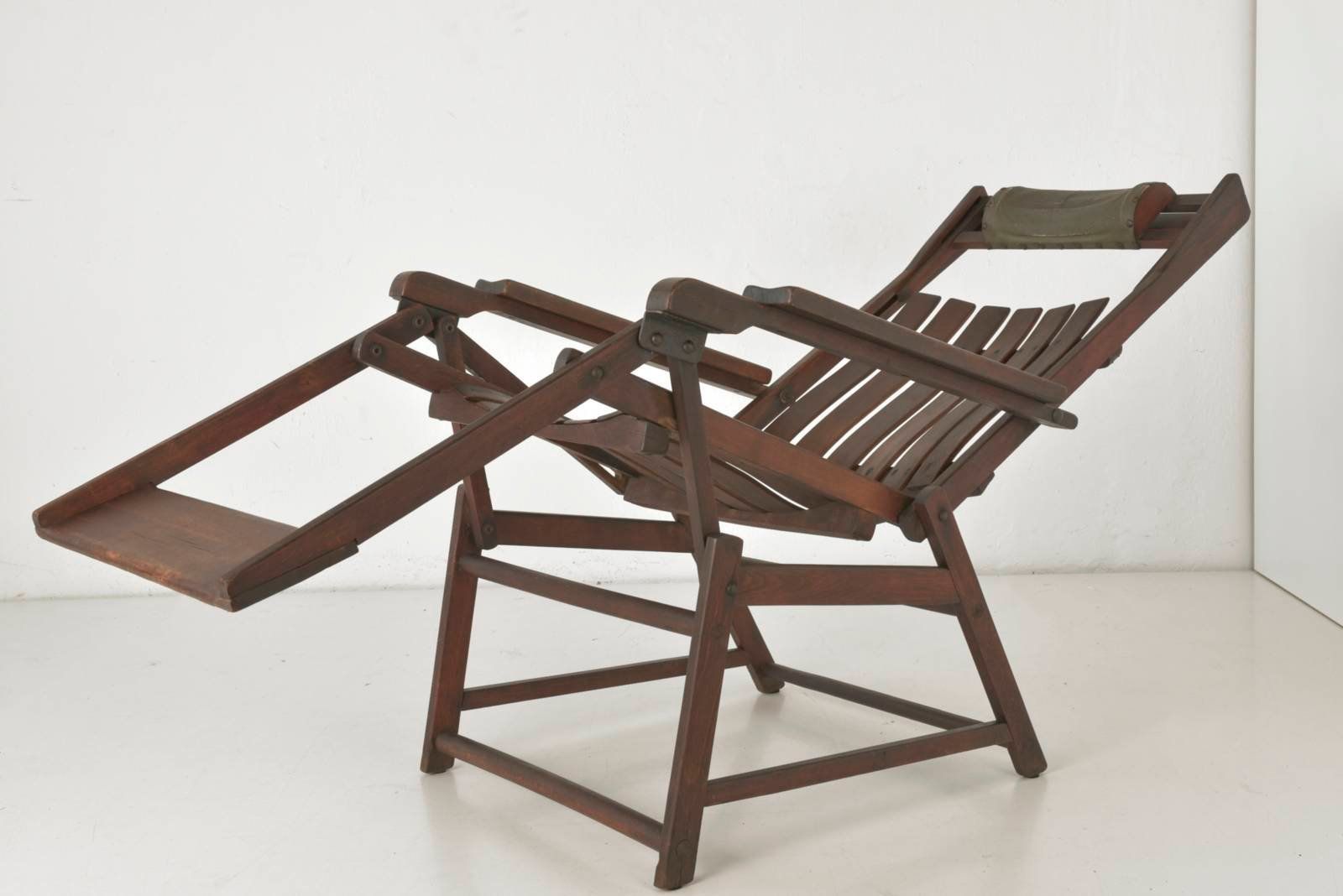 photo buy Siesta Medizinal Reclining Chair By Hans And Wassily Luckhardt For Thonet, Germany, 1936