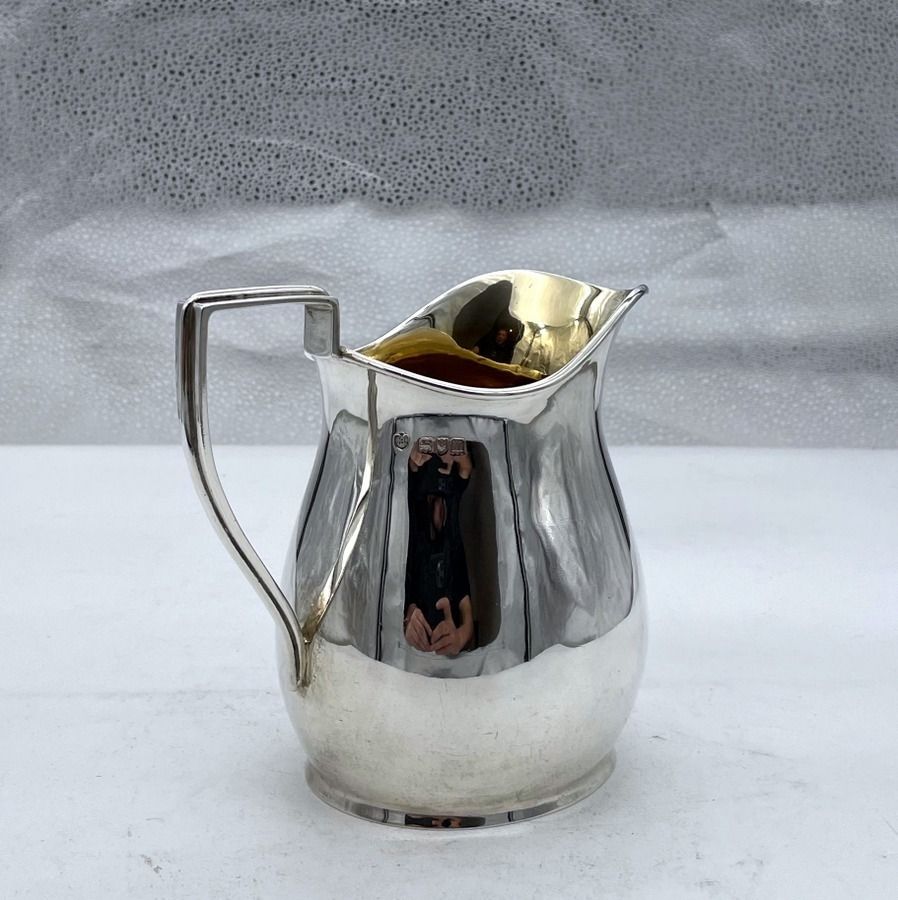 Early 20th Century Edwardian Sterling Silver Large Cream Jug London 1907 Barnard Family photo Home Decor