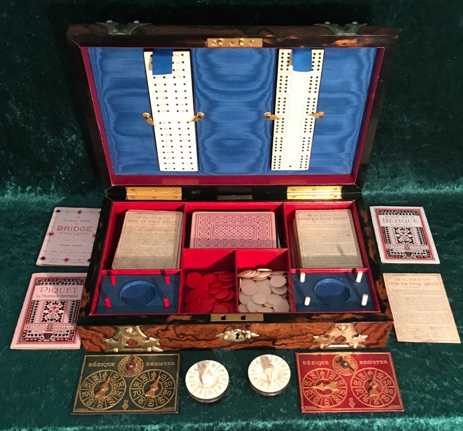 Superb Quality Walnut Games Box, Walnut Box, Circa 1875 photo vinterior