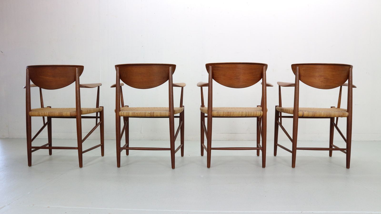 photo furniture Peter Hvidt & Orla Mølgaard Nielsen Set Of 4 Armchairs No 317, Denmark 1950