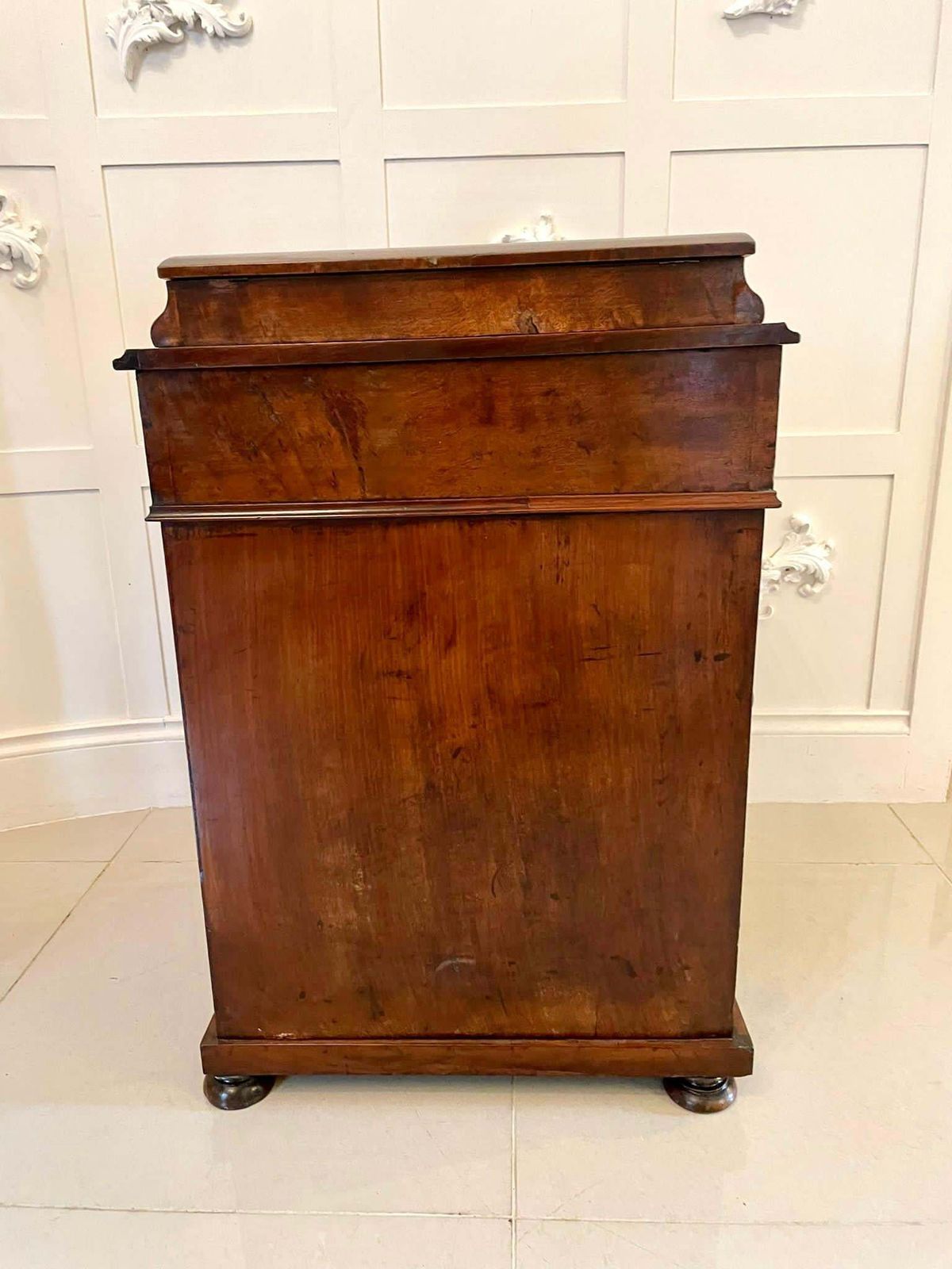 photo furniture Antique Victorian Burr Walnut Inlaid Freestanding Davenport