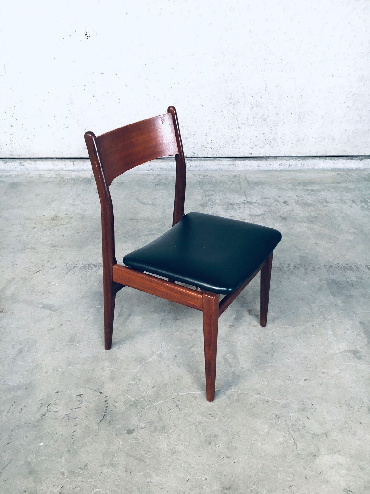 837.0 Midcentury Modern Scandinavian Design Teak Dining Chair Set photo