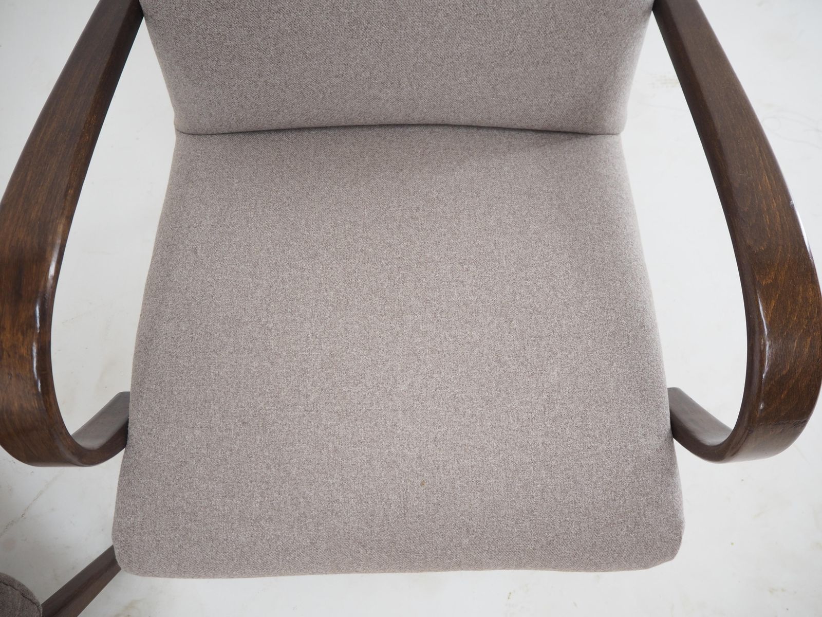 Meubels Paar beukenhouten fauteuils van Ton/Thonet, ca. jaren 1960, Tsjecho-Slowakije photo