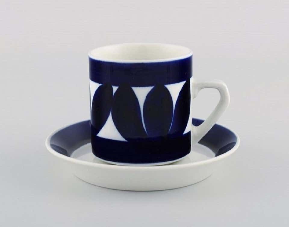 Raija Uosikkinen For Arabia, Eight Sotka Coffee Cups With Saucers photo for sale