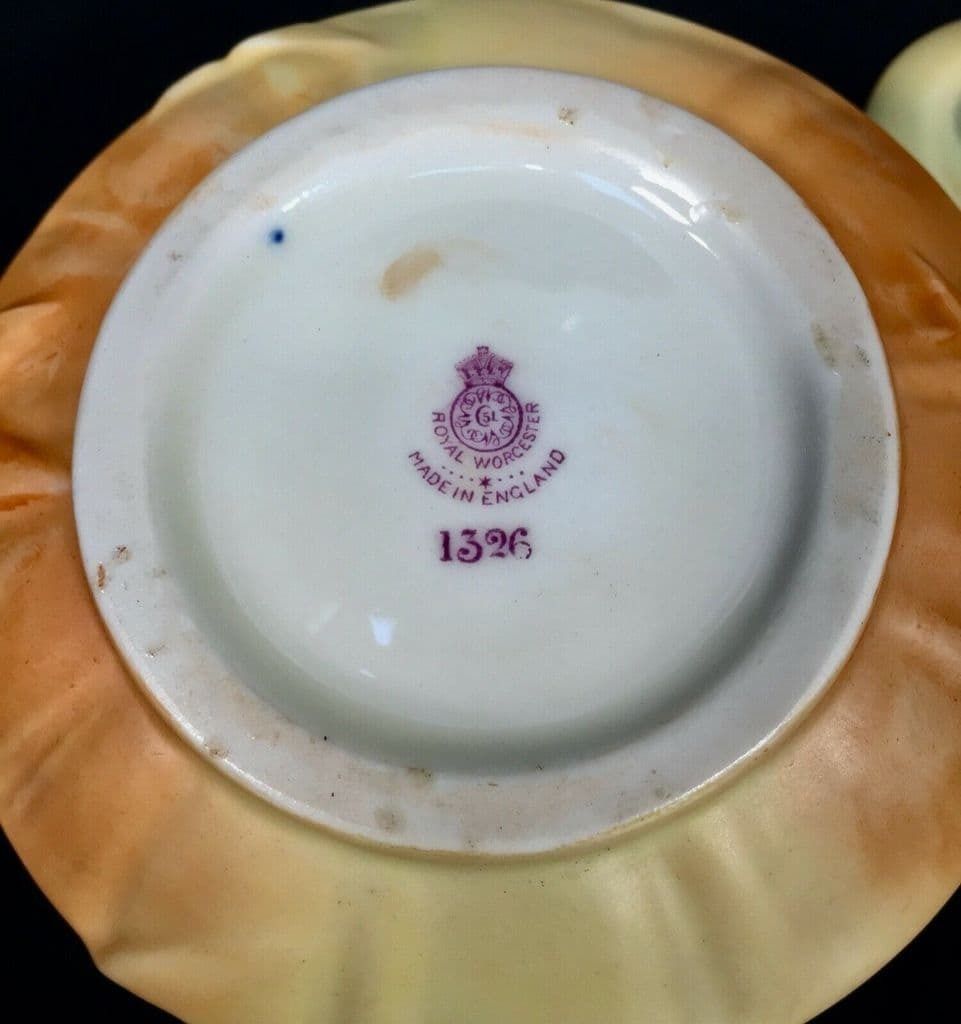 Antique Royal Worcester Porcelain Blush Ivory Pot Pourri Vase / 1923 photo vintage