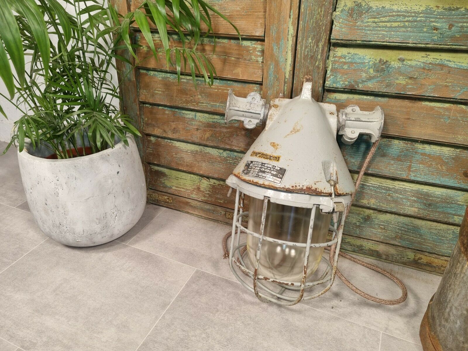 Eow Industrial Factory Explosion Ceiling Hanging Bulk Head Light Lamp photo for sale