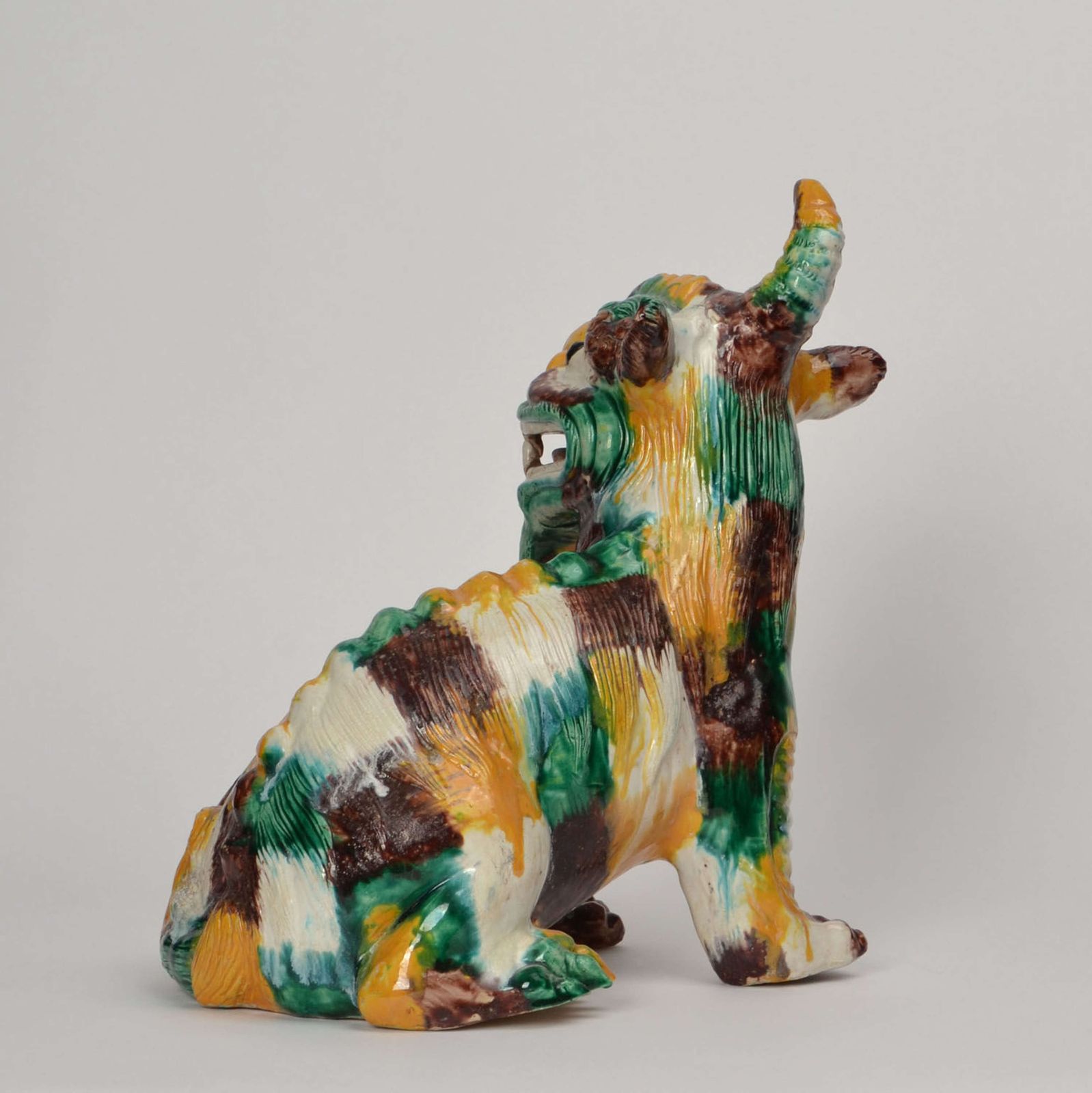 photo furniture Pair Of Chinese Qilin 20th Century In Sancai Glazed Ceramic