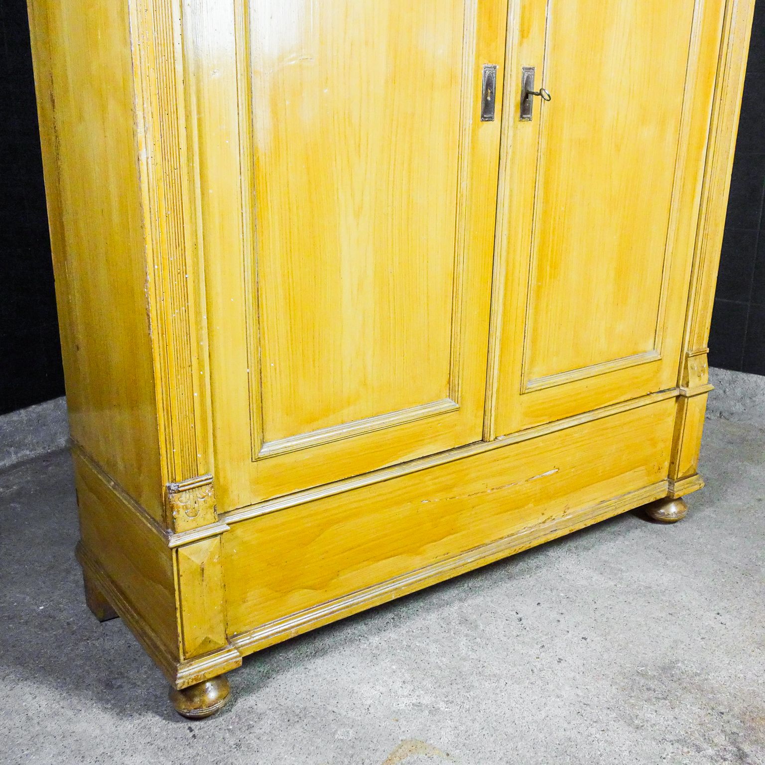 Brocante Wooden 2 Door Cupboard – Early 1900 photo vintage