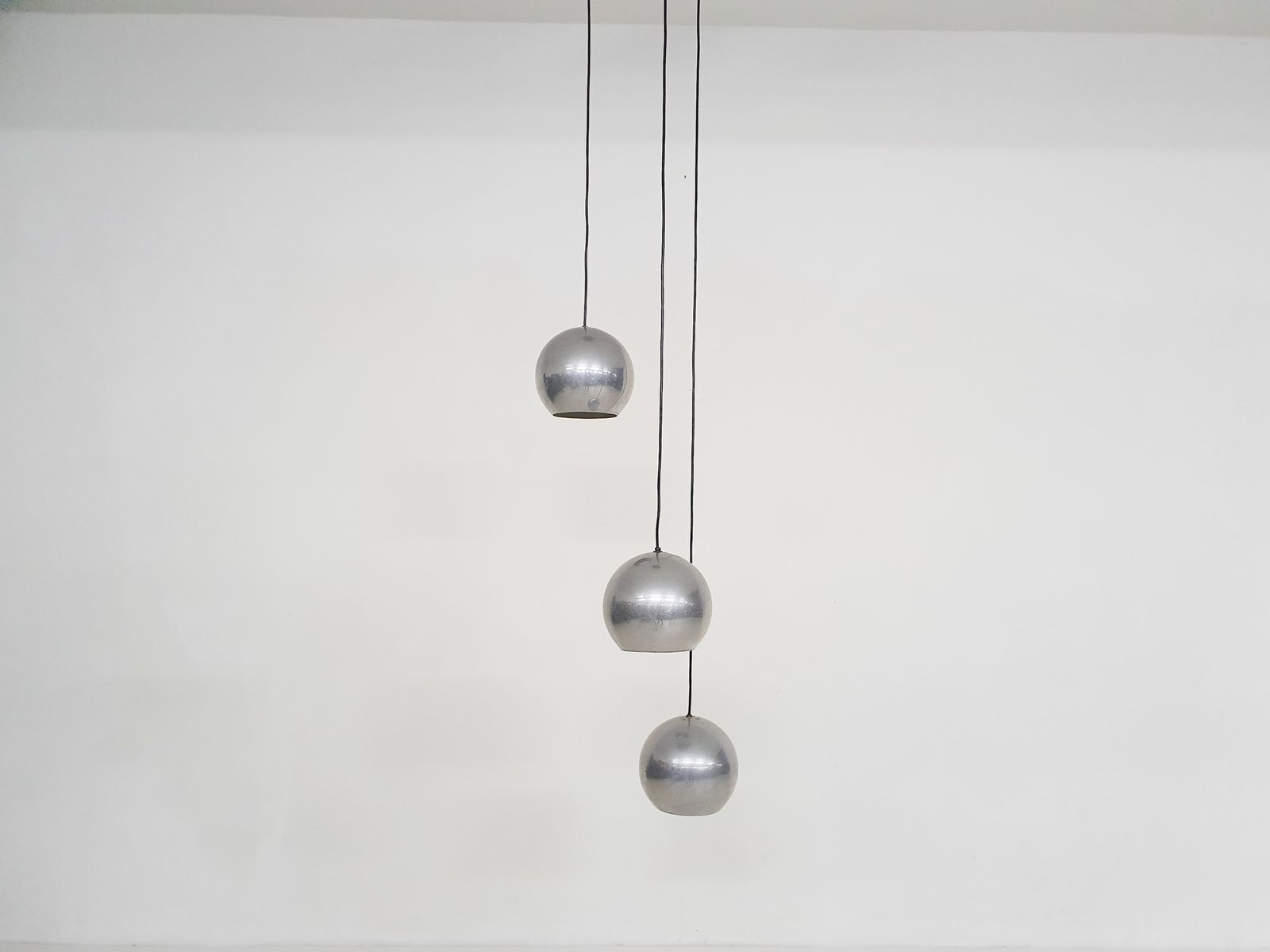 Set Van Drie Metalen Bollampen, Nederland, Ca. Jaren 1960