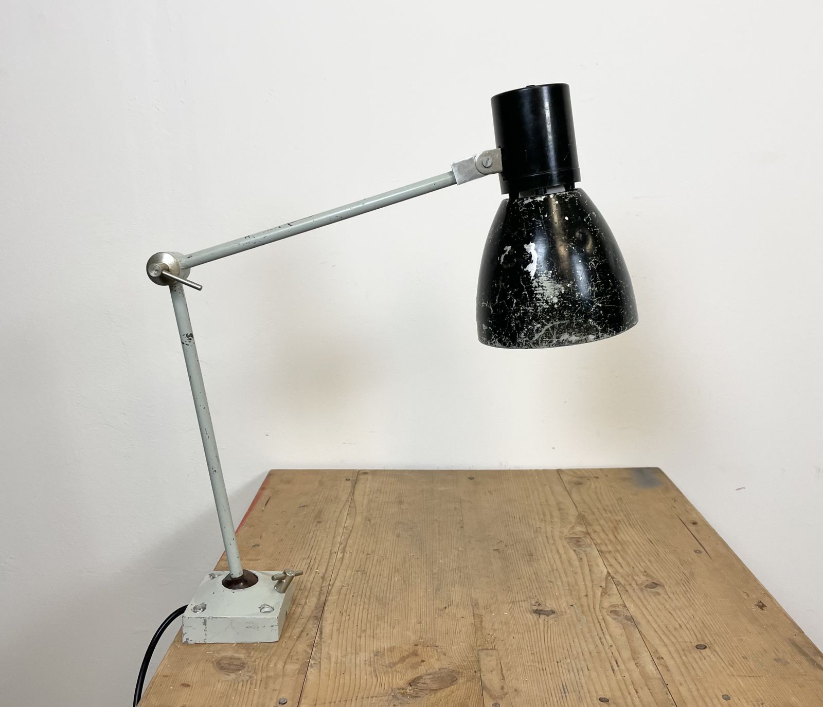 photo vinterior Black Industrial Table Lamp From Elektrosvit, 1970s