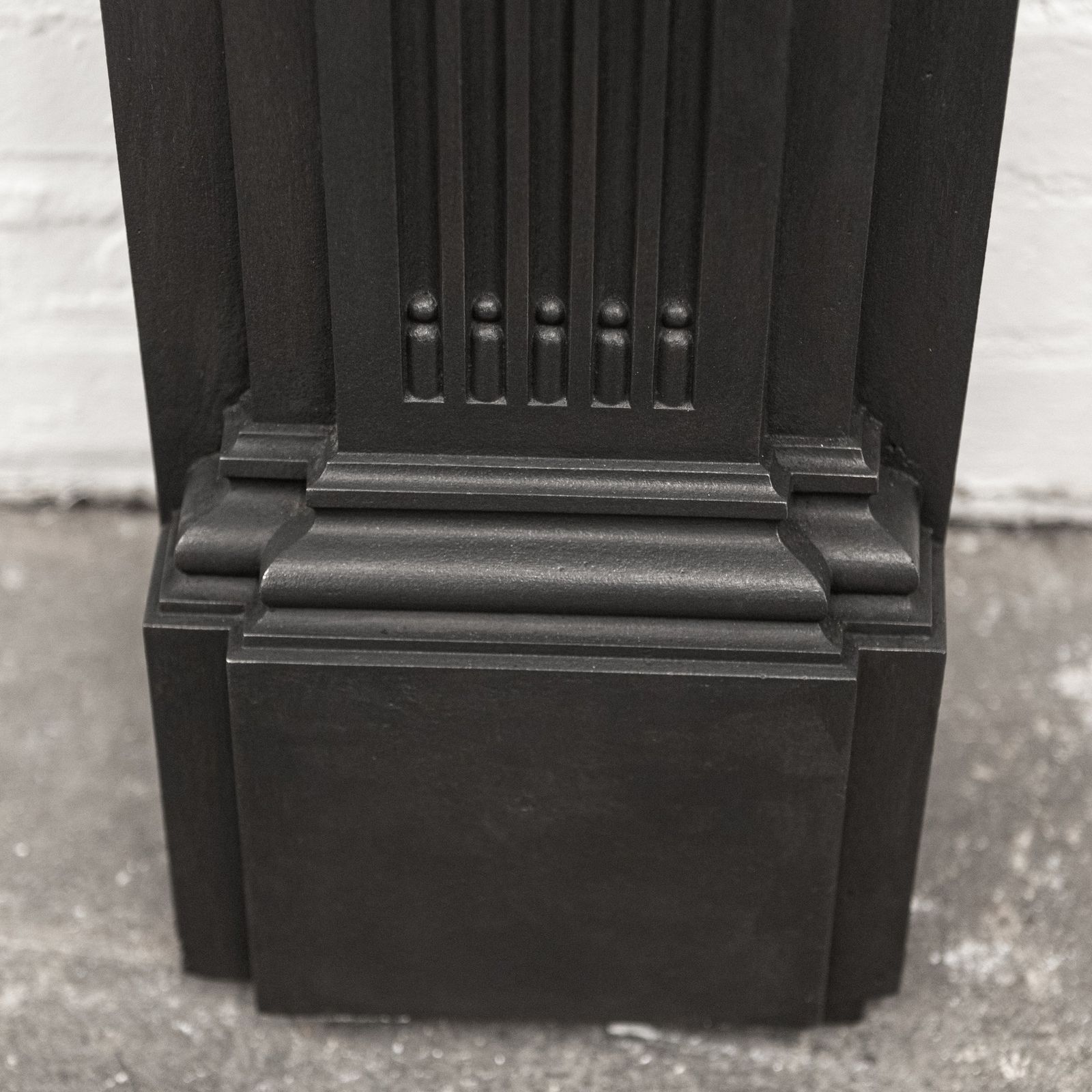 4500.0 Antique Victorian Cast Iron Fireplace Surround photo