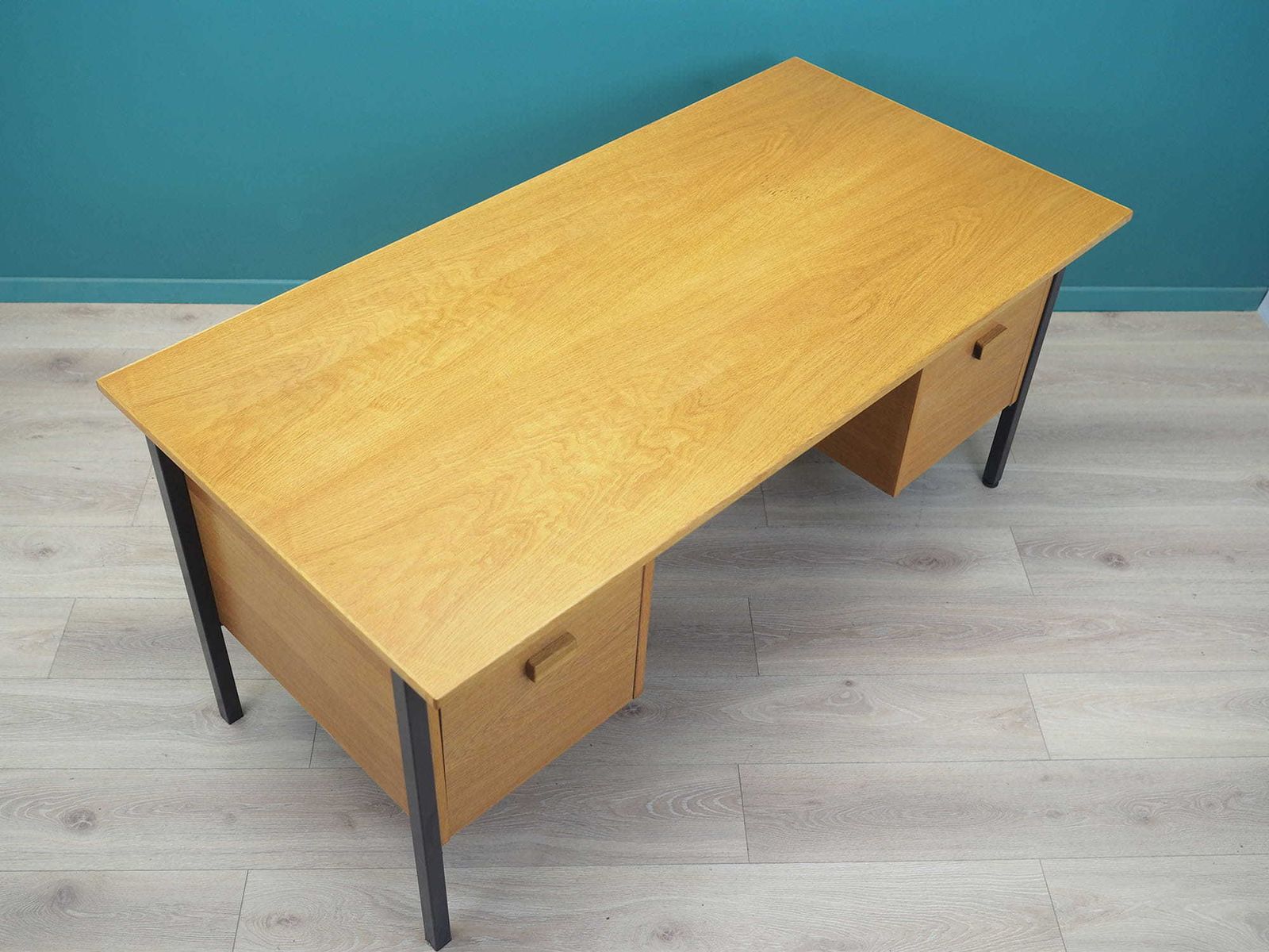 Essenhouten Bureau, Deens Design, Jaren 1980, Productie: Labofa Møbler photo vinterior